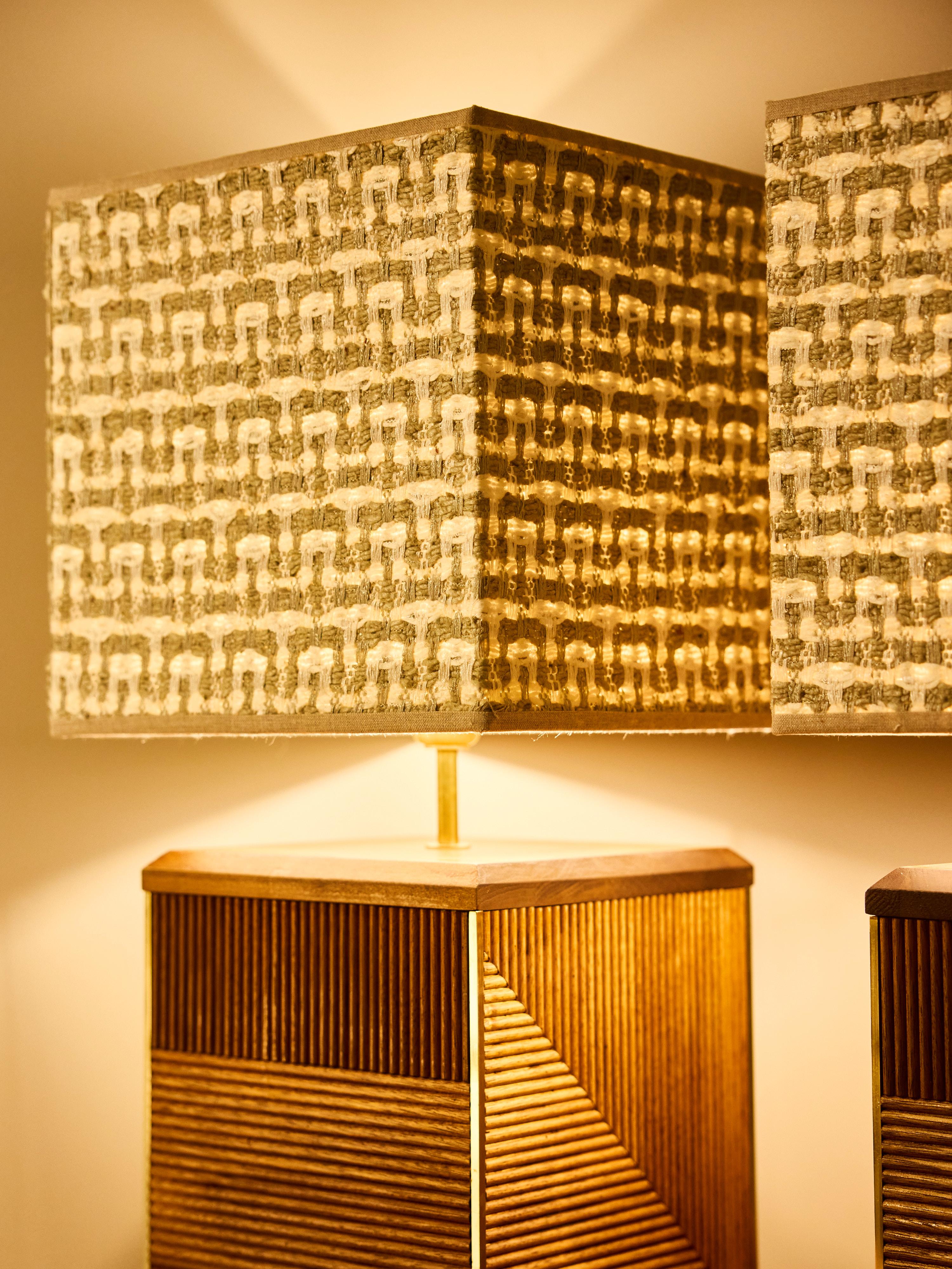 Pair of Contemporary Fluted Wood Table Lamps with Geometric Shades im Angebot 1