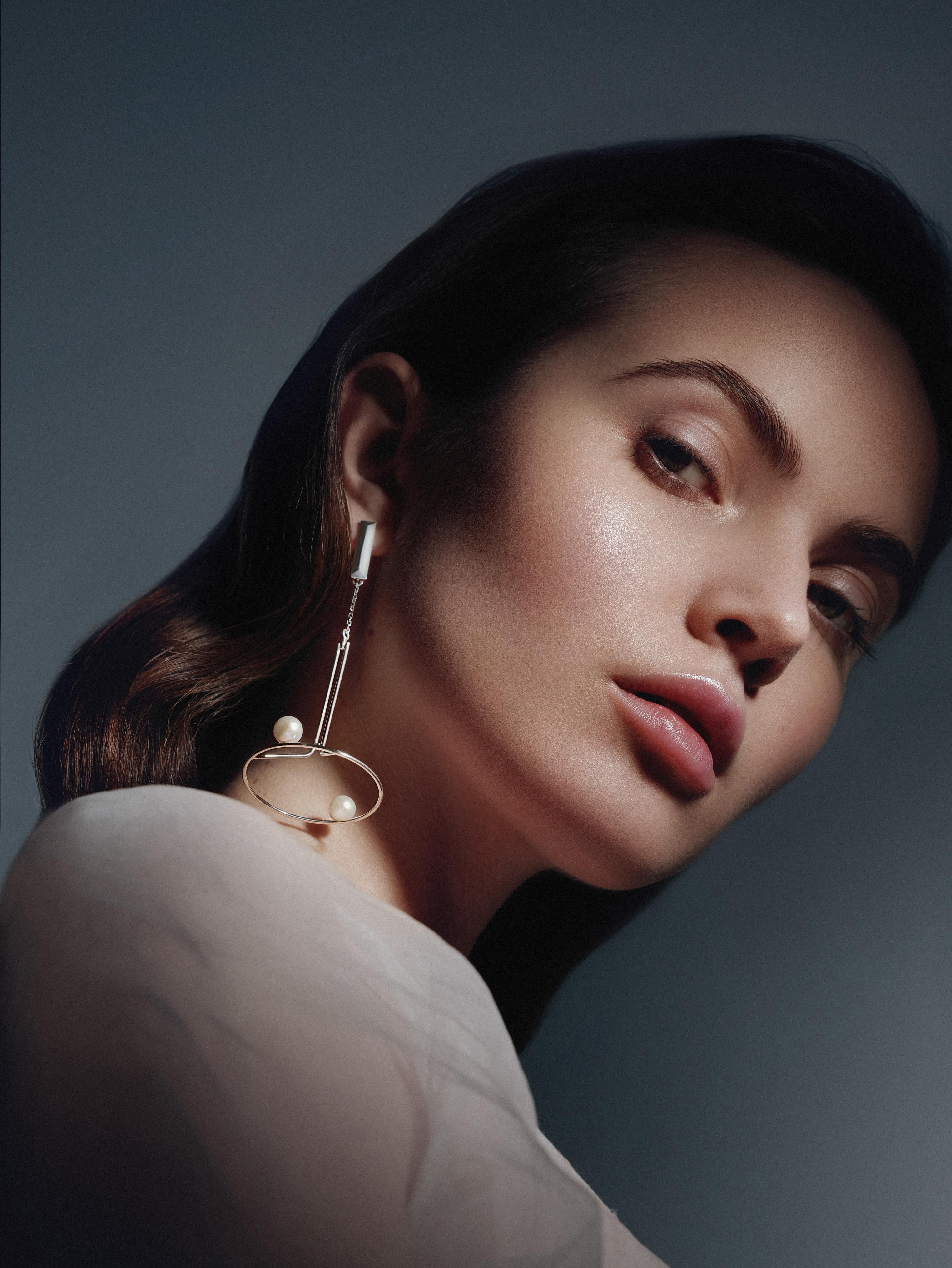 Women's Pair of Contemporary Gilding Silver Earrings Handcrafted with Natural Pearls For Sale