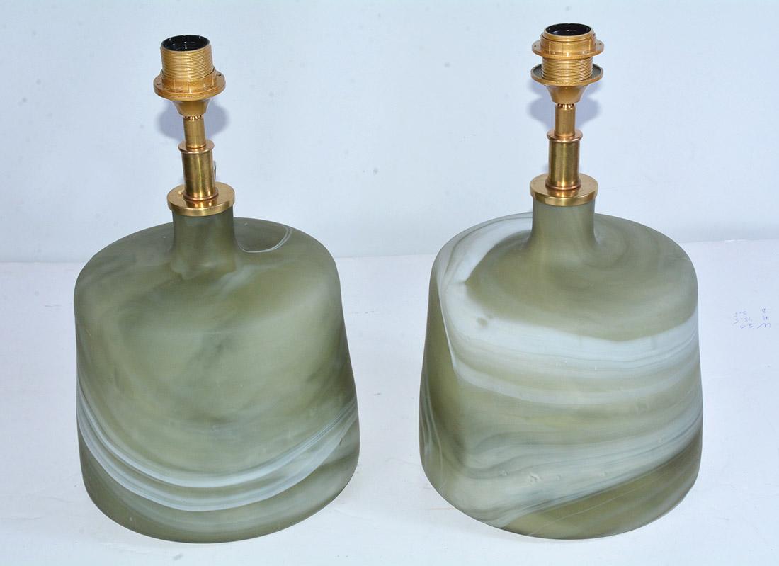 Modern Pair of Contemporary Green Marbleized Glass Lamps with Mat Finish