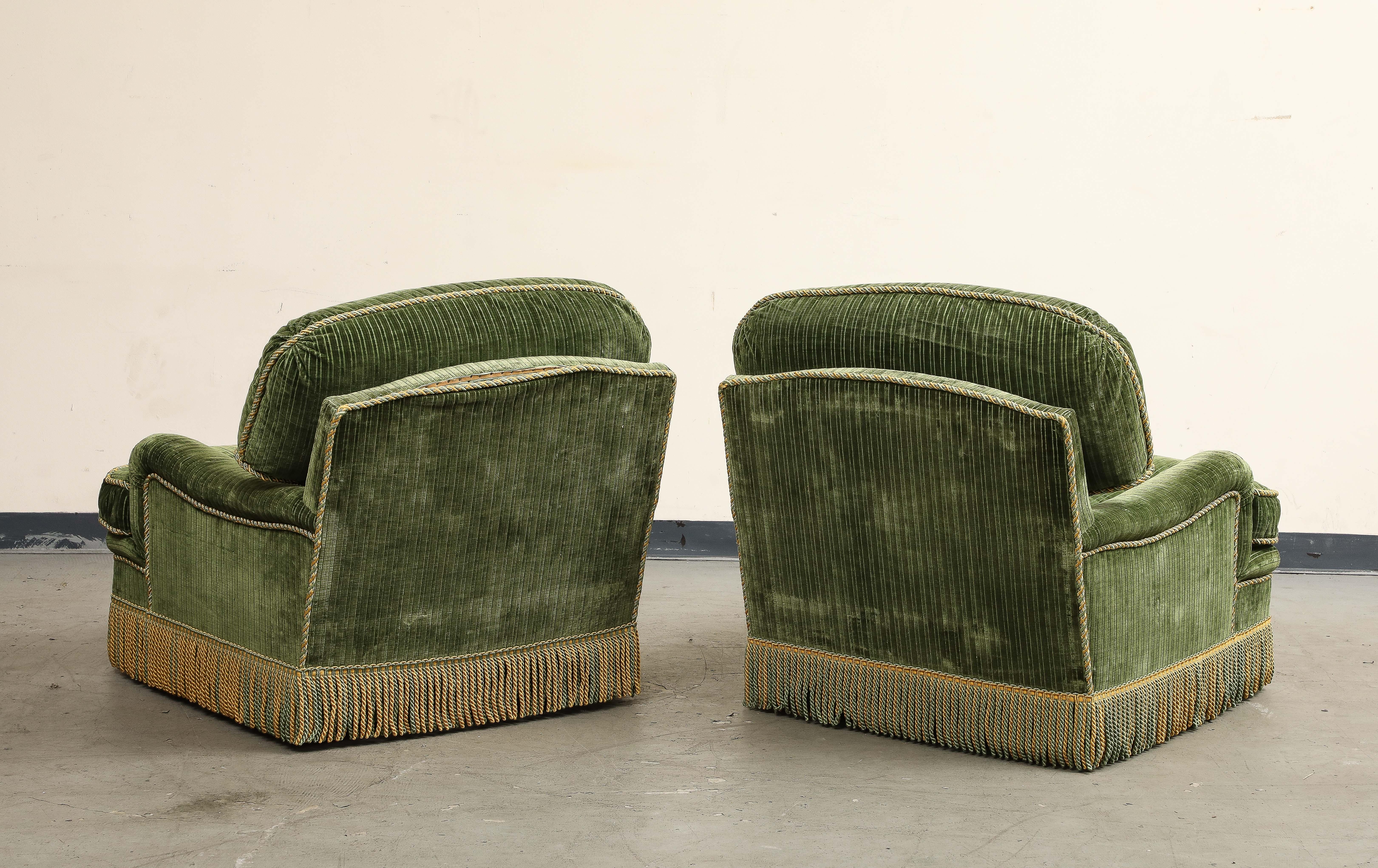 Pair of Contemporary Green Velvet Swivel Club Chairs by Thomas Britt In Good Condition In Chicago, IL
