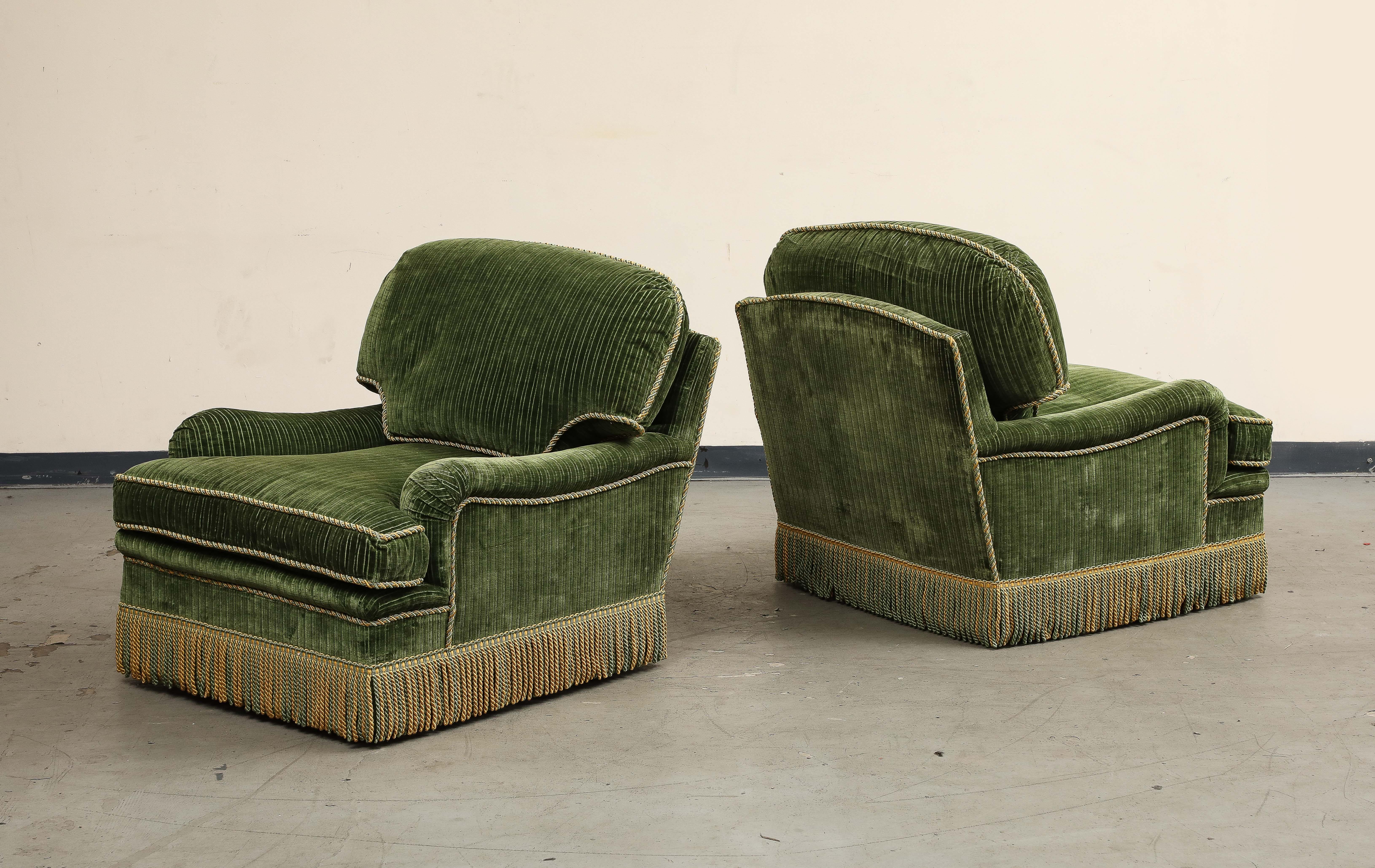 20th Century Pair of Contemporary Green Velvet Swivel Club Chairs by Thomas Britt