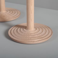 Paar Contemporary Handcrafted Beistelltische