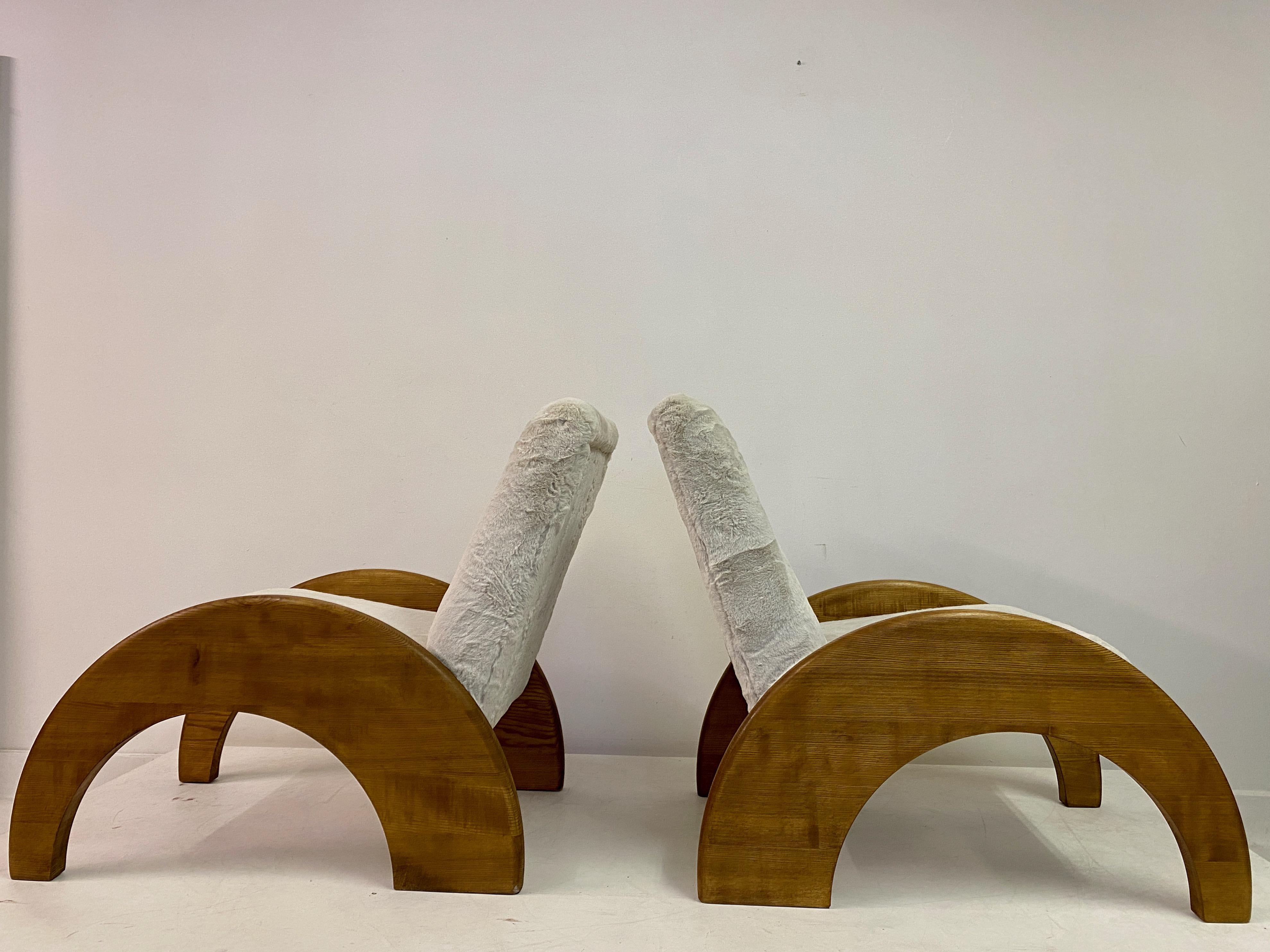 Paire de fauteuils italiens contemporains en vente 4
