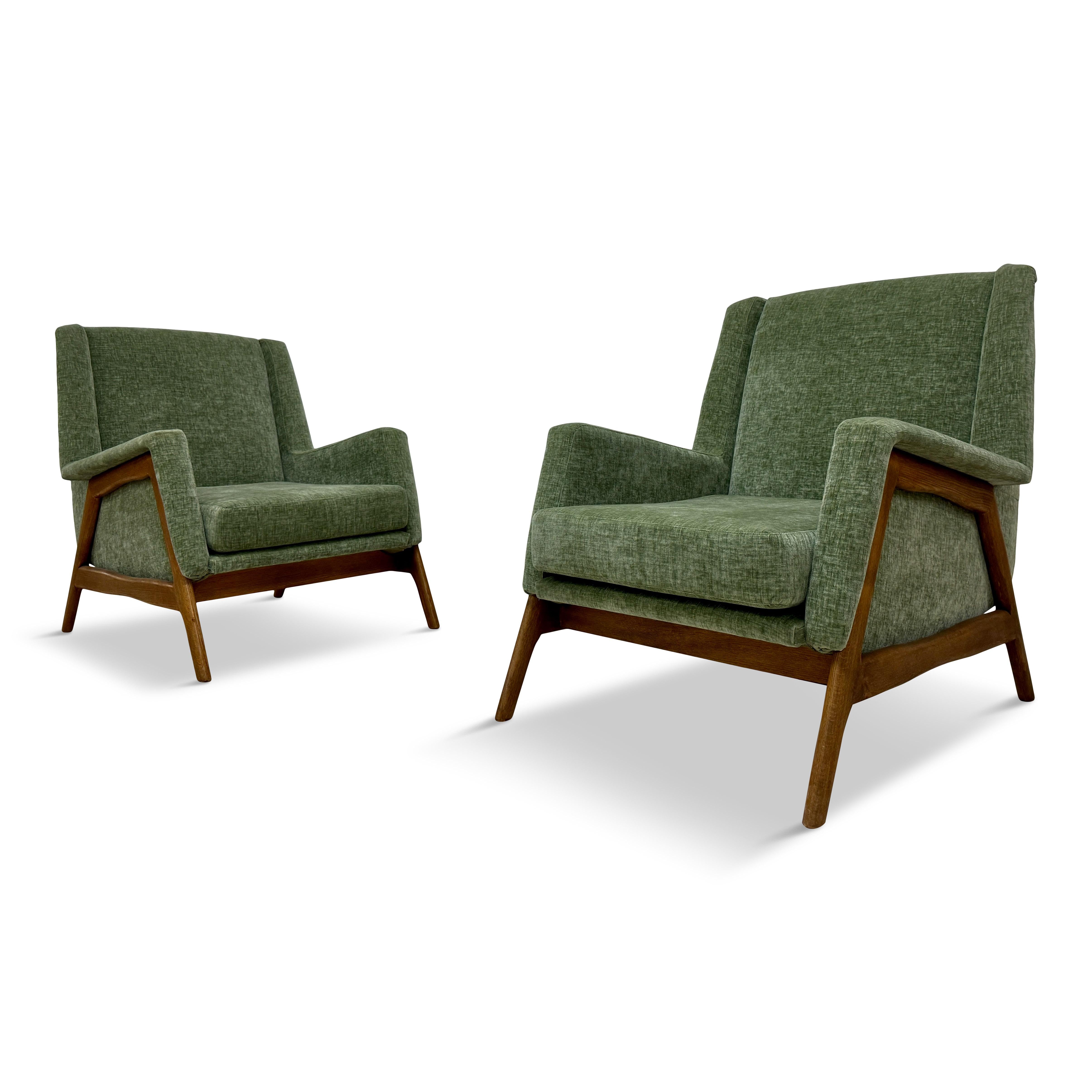 Pair of Contemporary Italian Armchairs For Sale 7