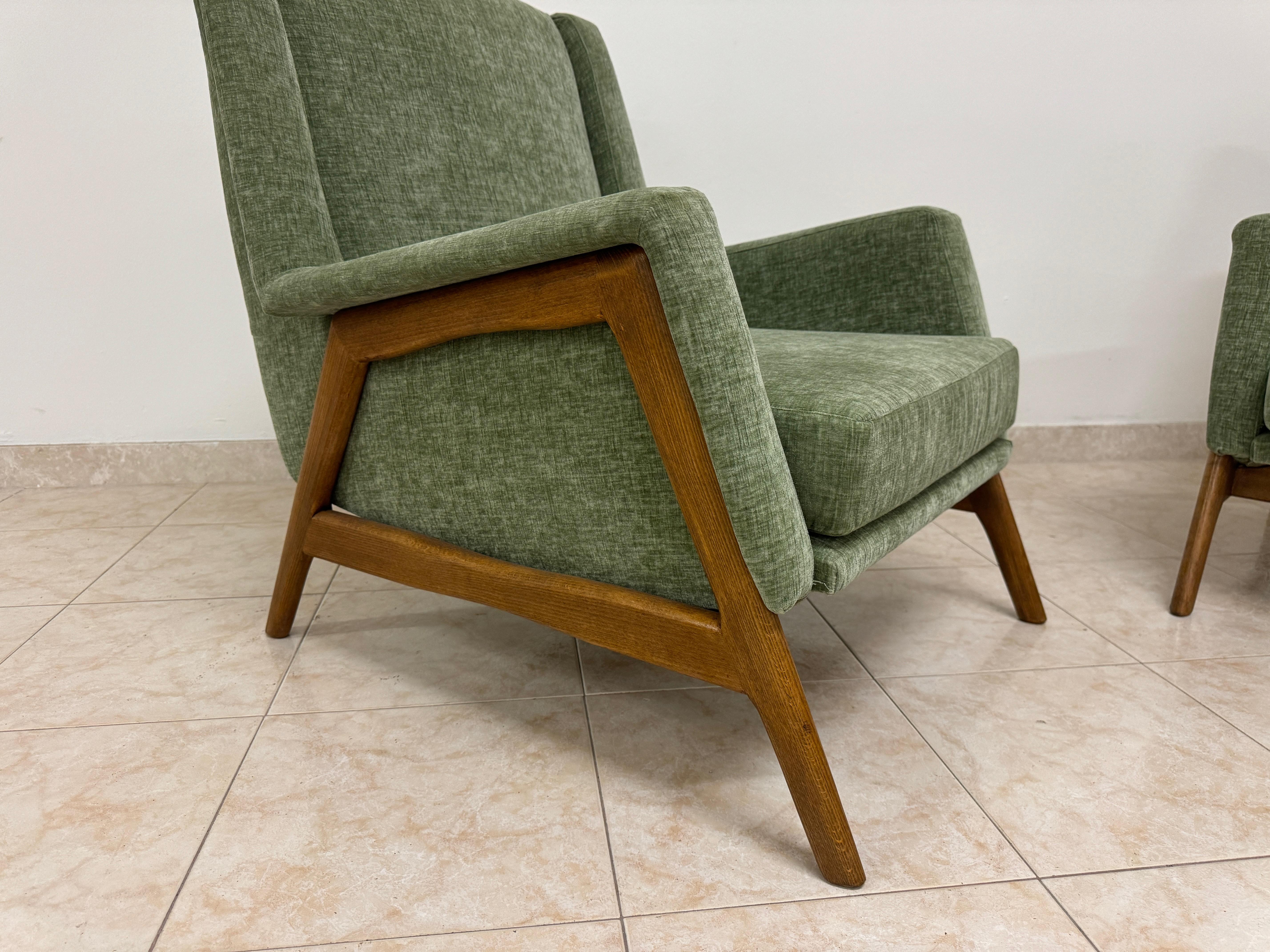 Pair of Contemporary Italian Armchairs In New Condition For Sale In London, London