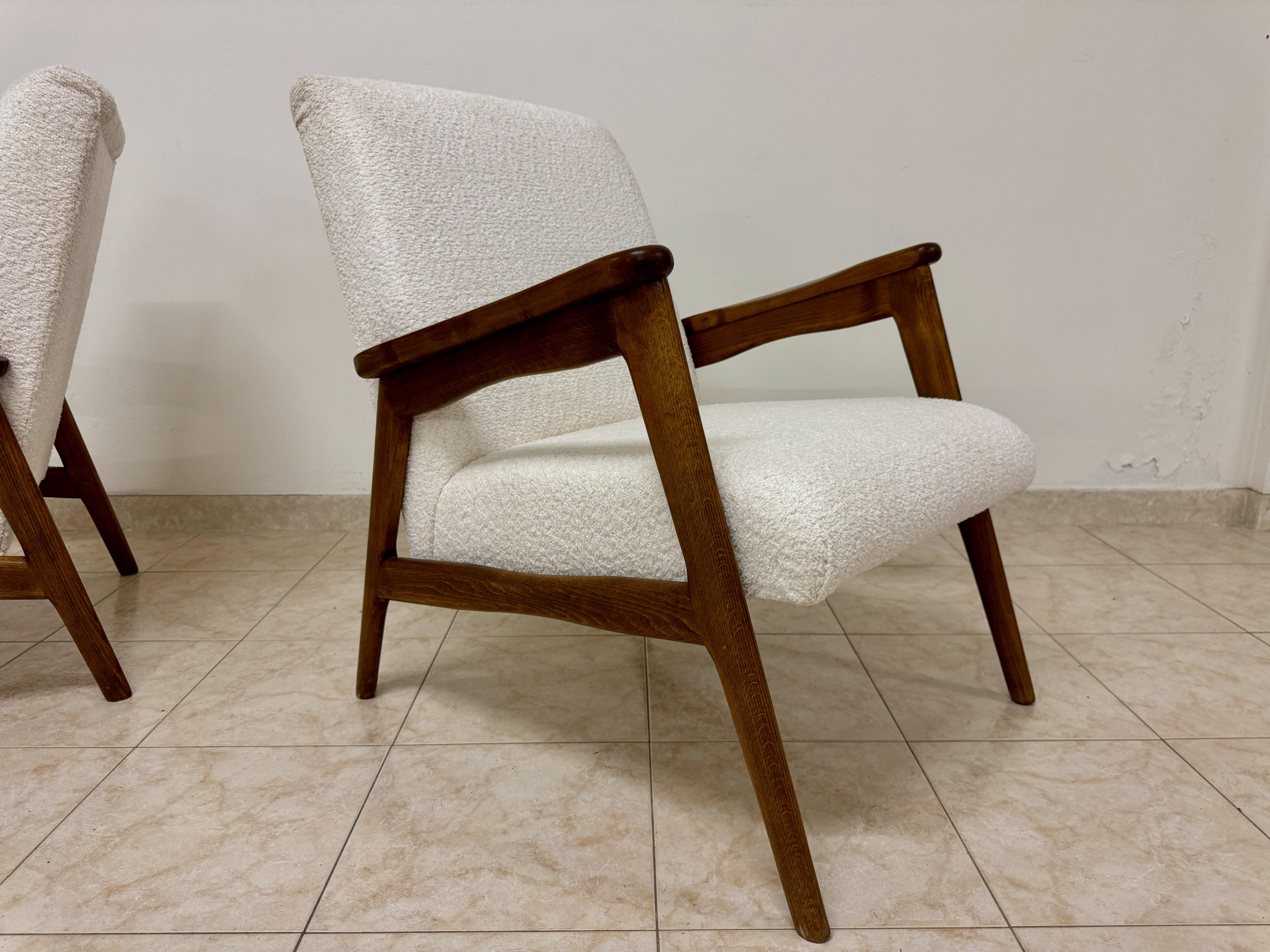 Ein Paar Contemporary Italian Armchairs im Zustand „Neu“ im Angebot in London, London