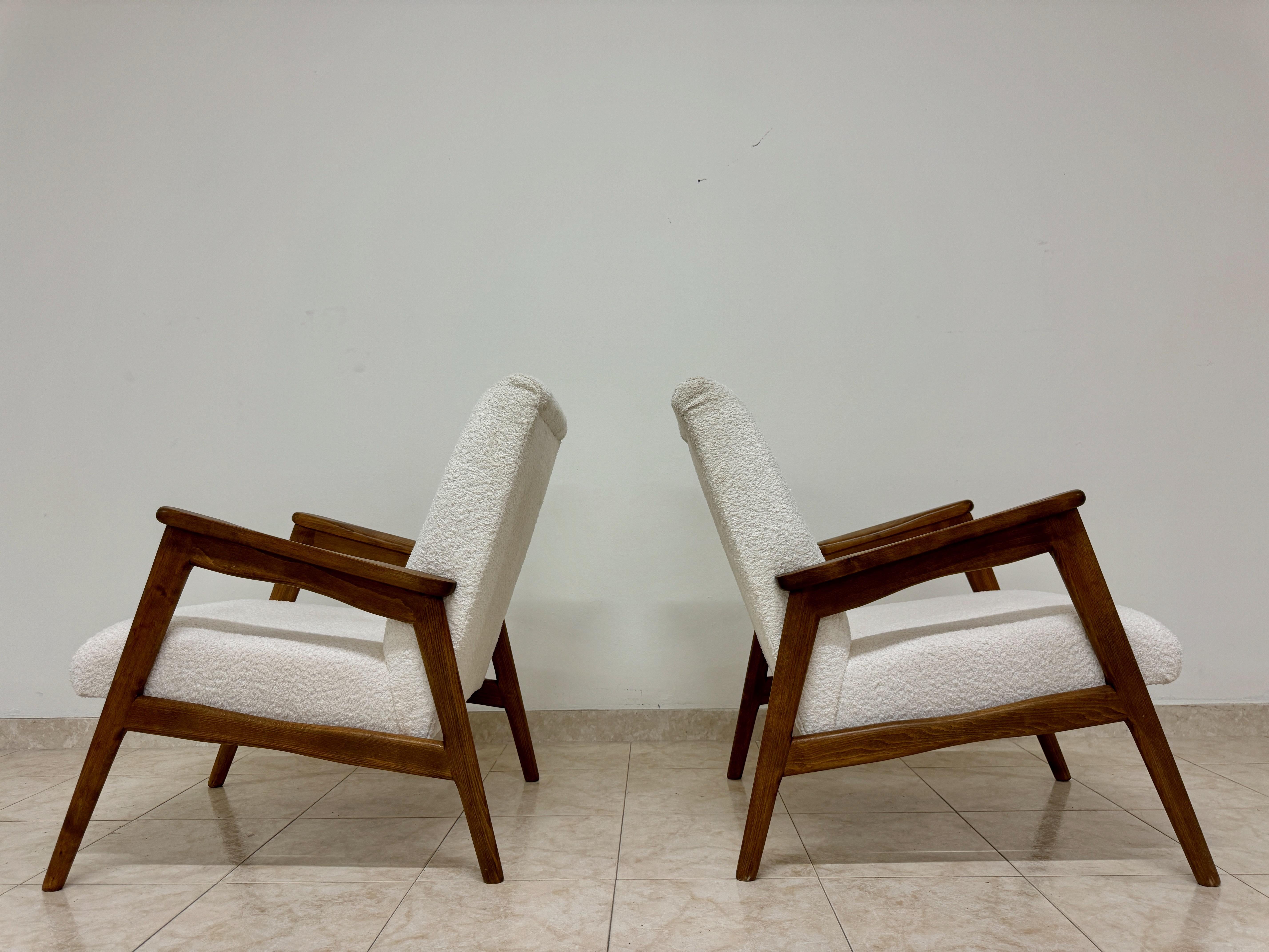 Ein Paar Contemporary Italian Armchairs (21. Jahrhundert und zeitgenössisch) im Angebot