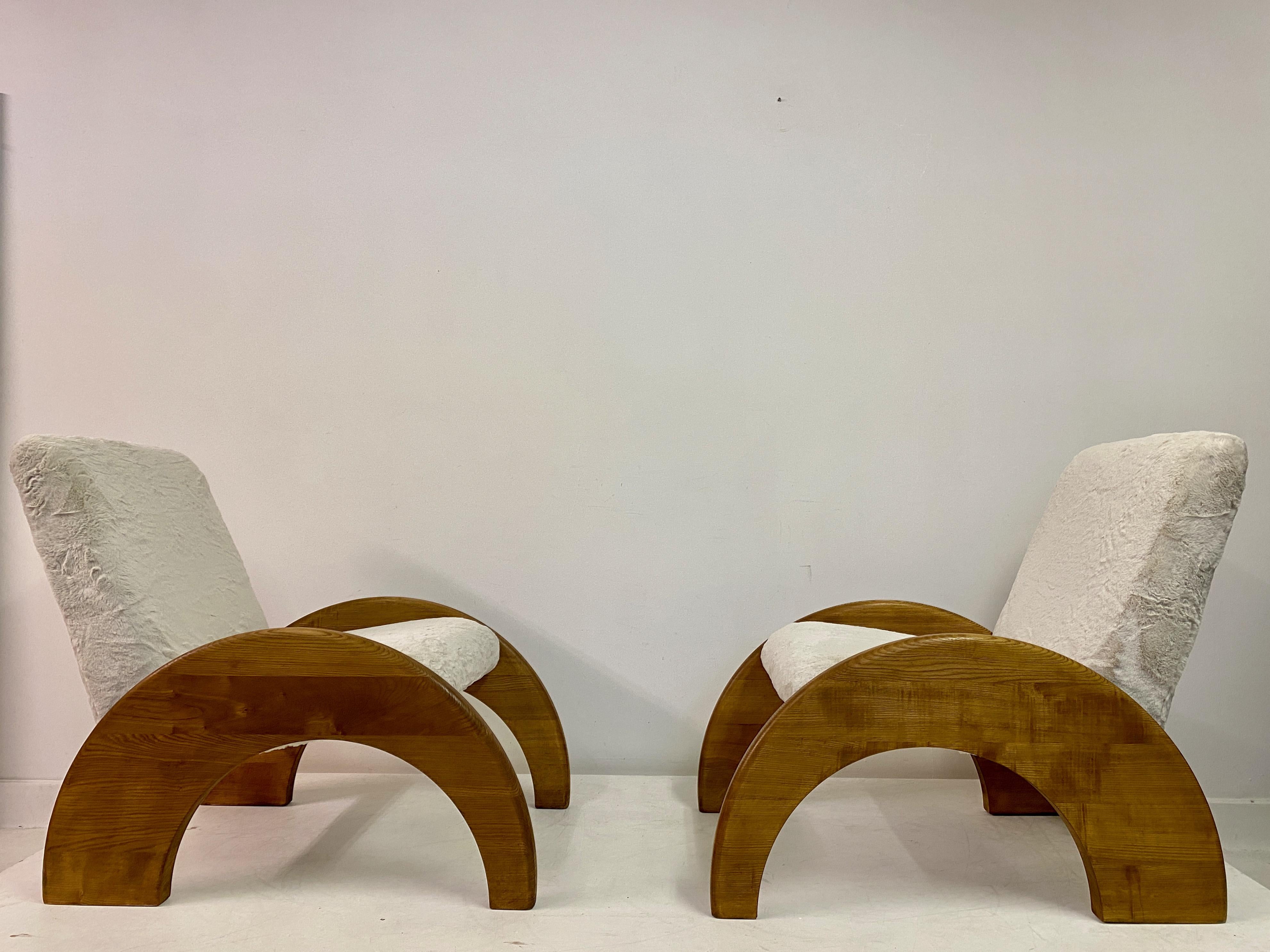 Tissu Paire de fauteuils italiens contemporains en vente