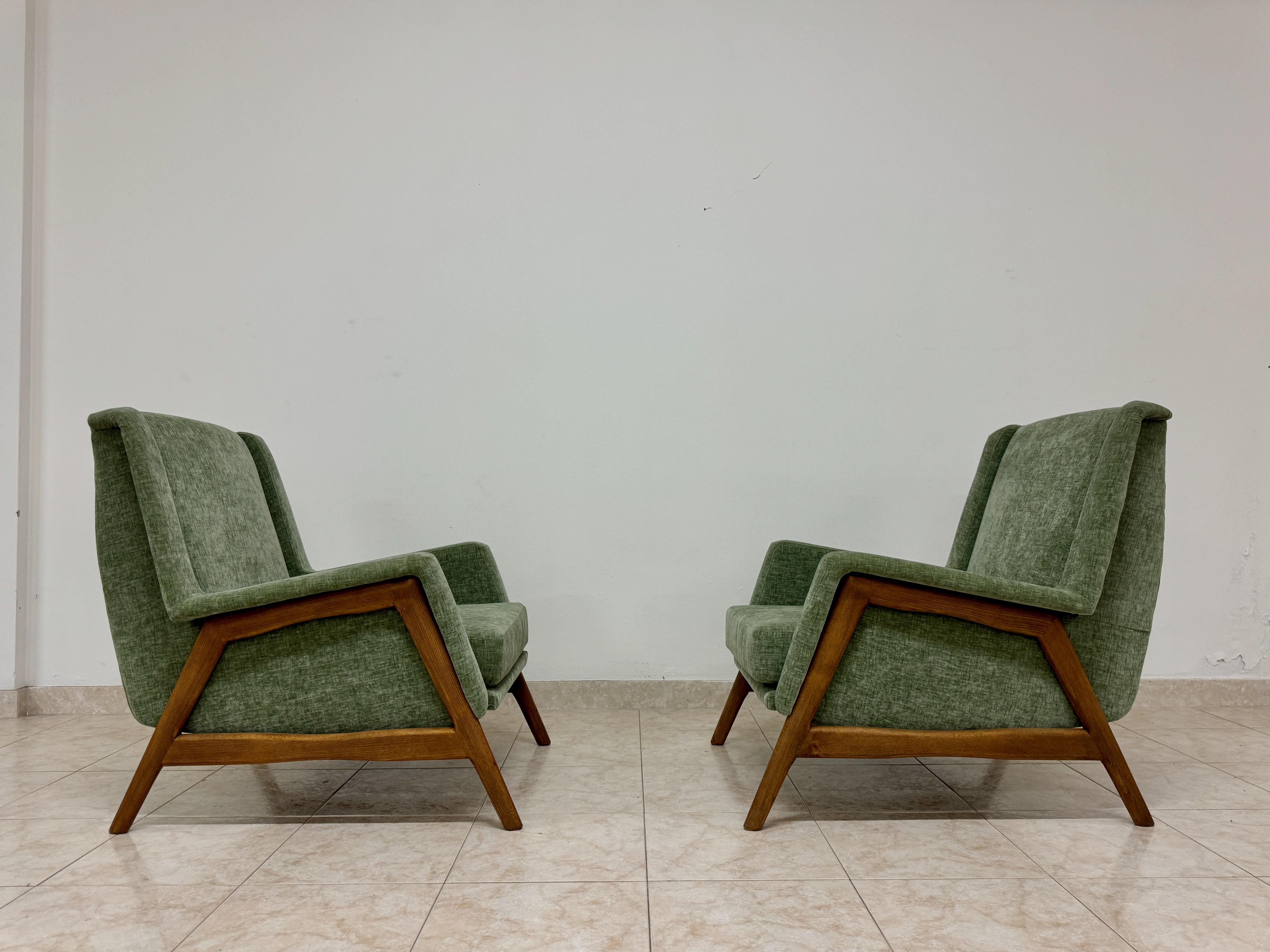 Pair of Contemporary Italian Armchairs For Sale 2