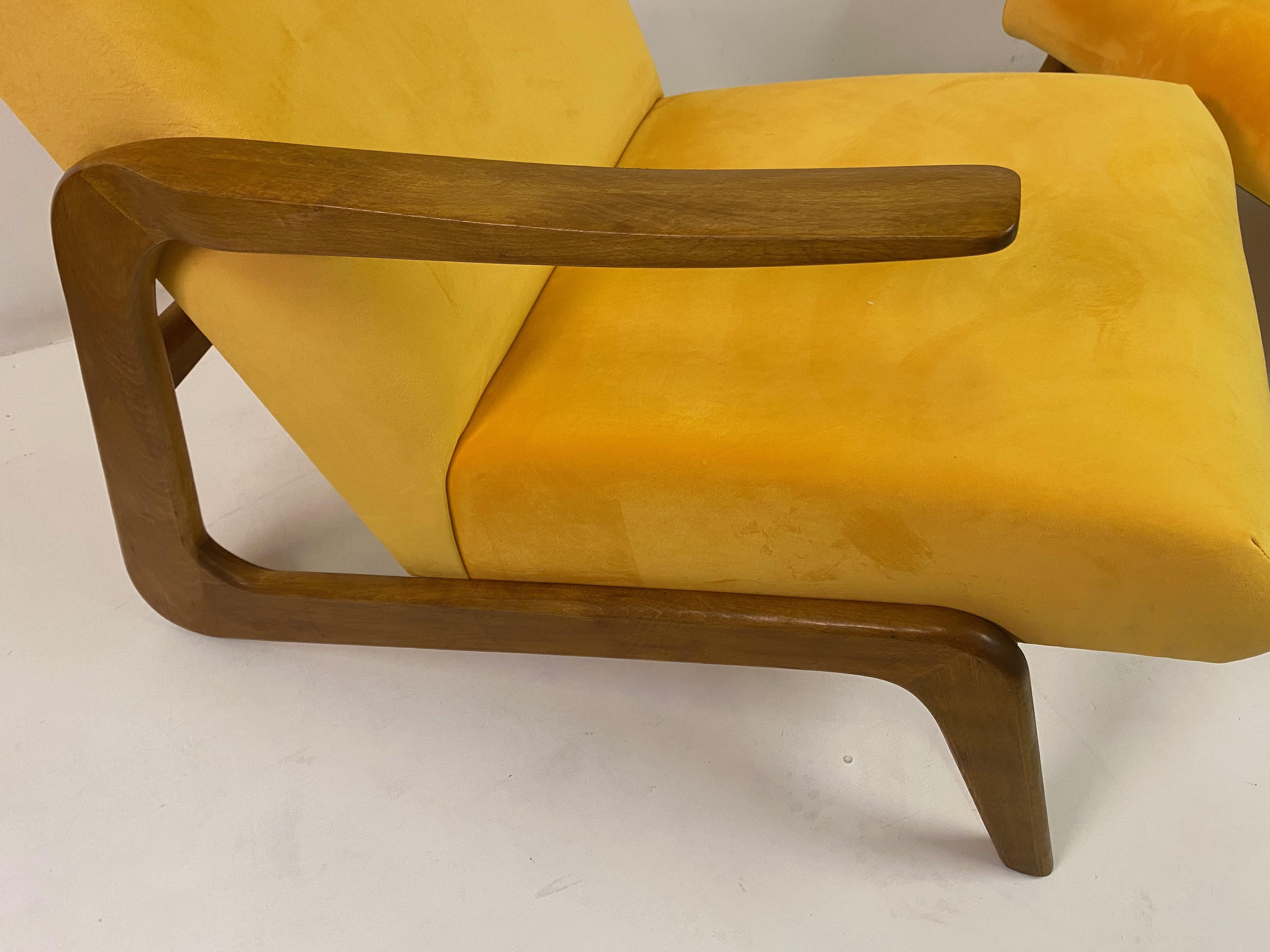 Pair of Contemporary Italian Armchairs in Yellow Velvet For Sale 3