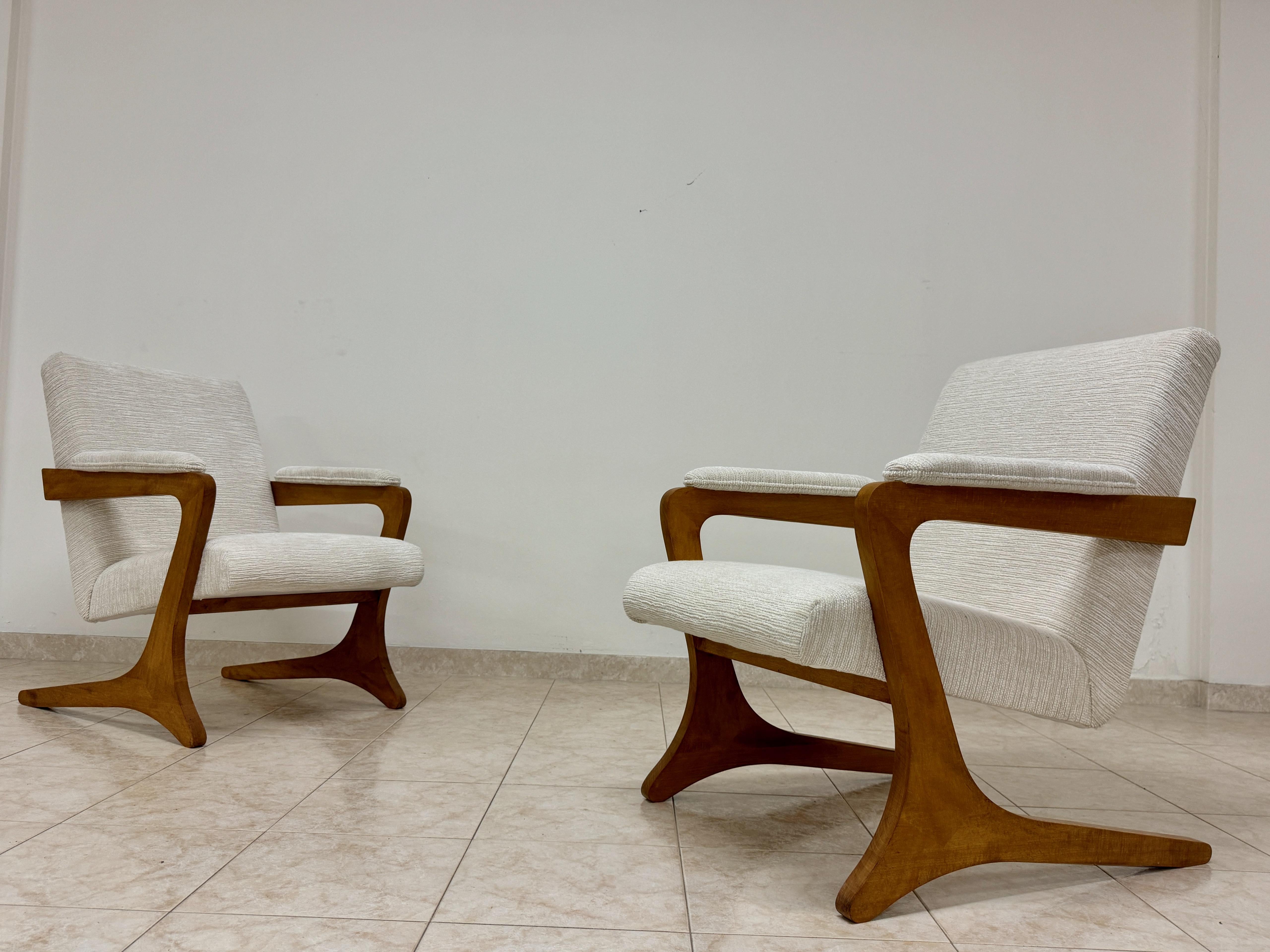 Coppia di poltrone italiane contemporanee a sbalzo in vendita 2