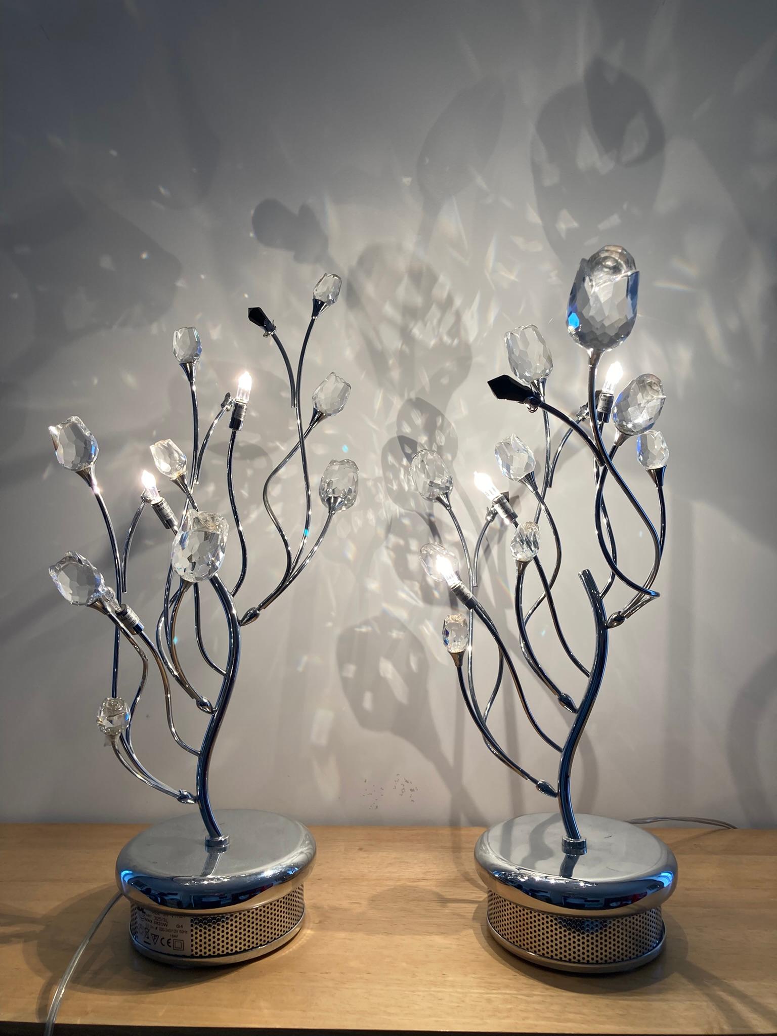 Pair of Contemporary Italian Chrome Table Lamps. IDL lighting 1987. IDL's specialty lies in custom production, allowing them to make unique lamps in almost any conceivable shape and size. Made in Italy, high quality design. Beautiful light.

H: