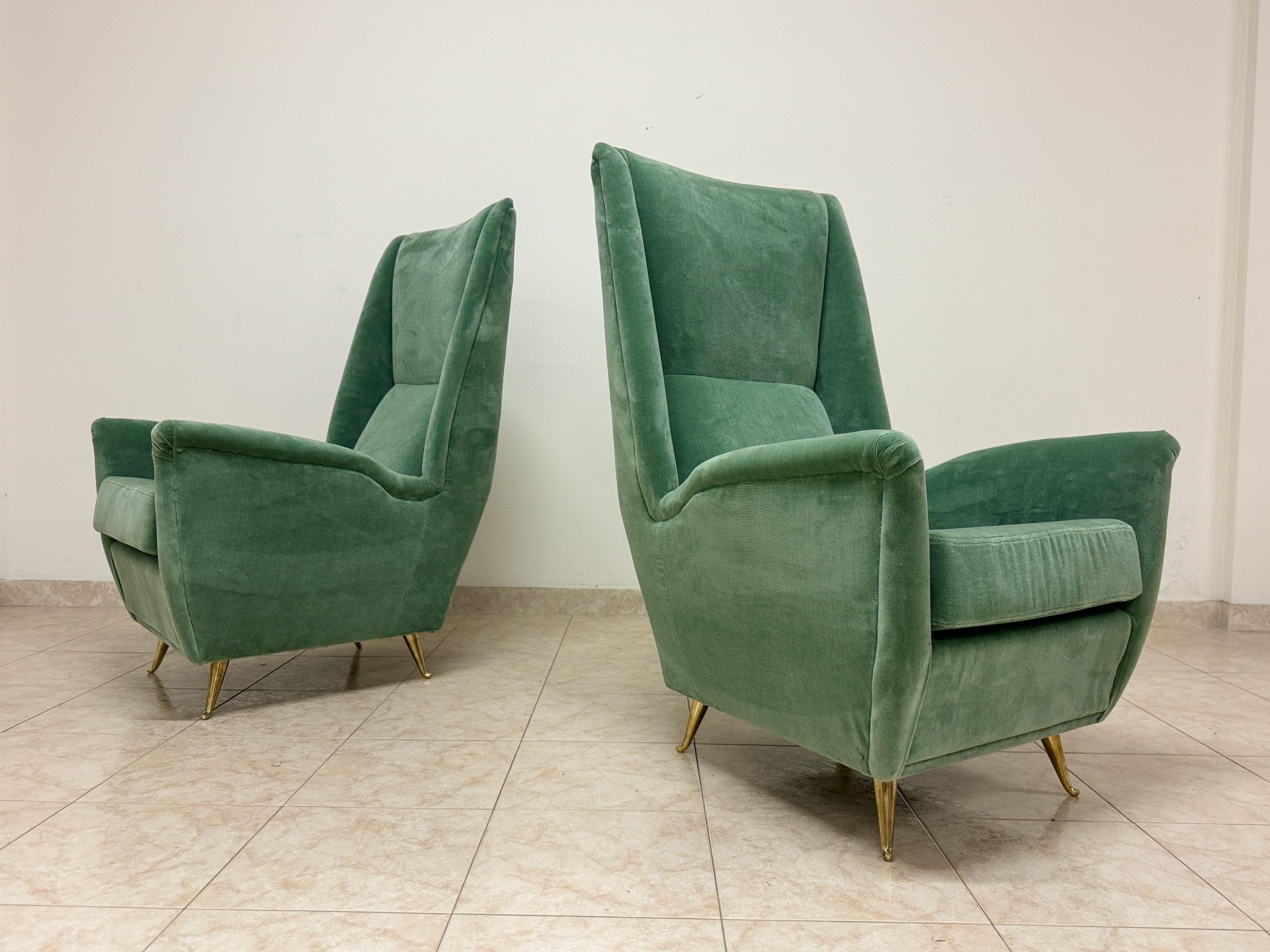 Ein Paar Contemporary Italian High-Backed Armchairs im Angebot 4