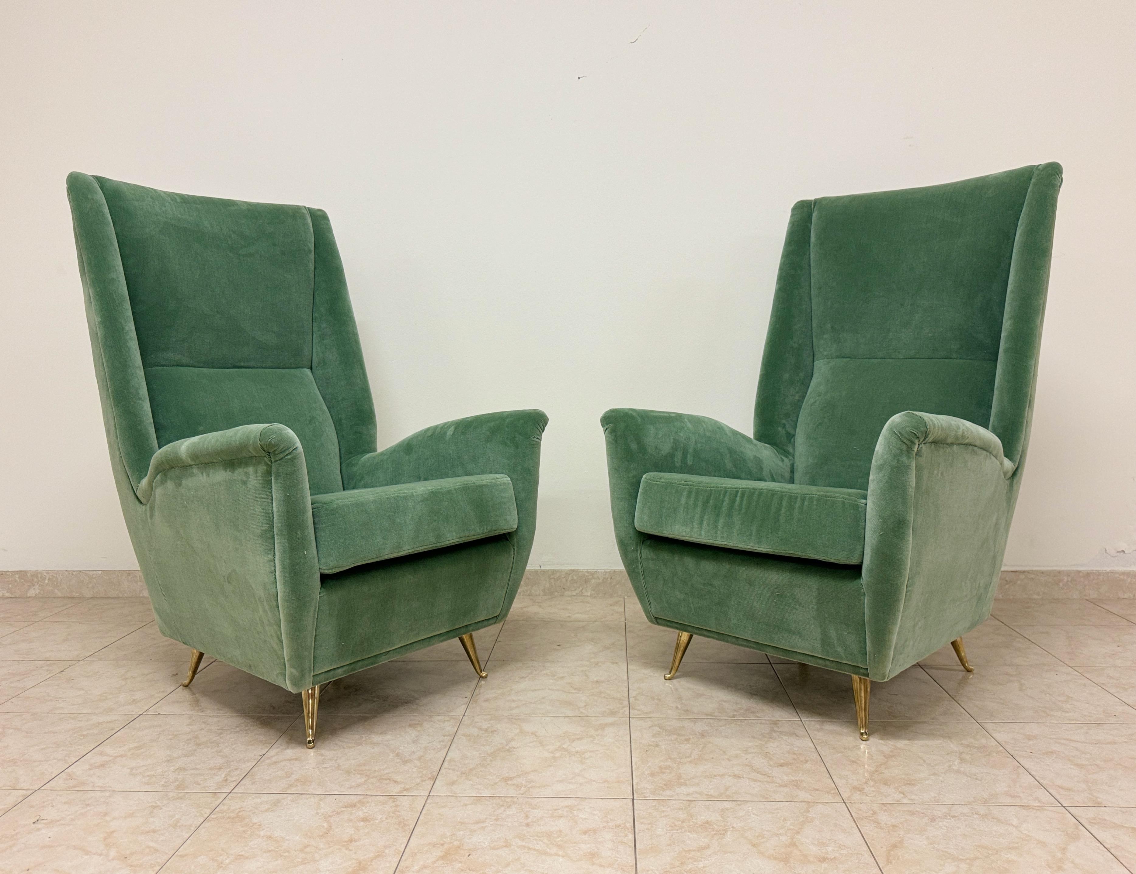 Ein Paar Contemporary Italian High-Backed Armchairs im Zustand „Neu“ im Angebot in London, London