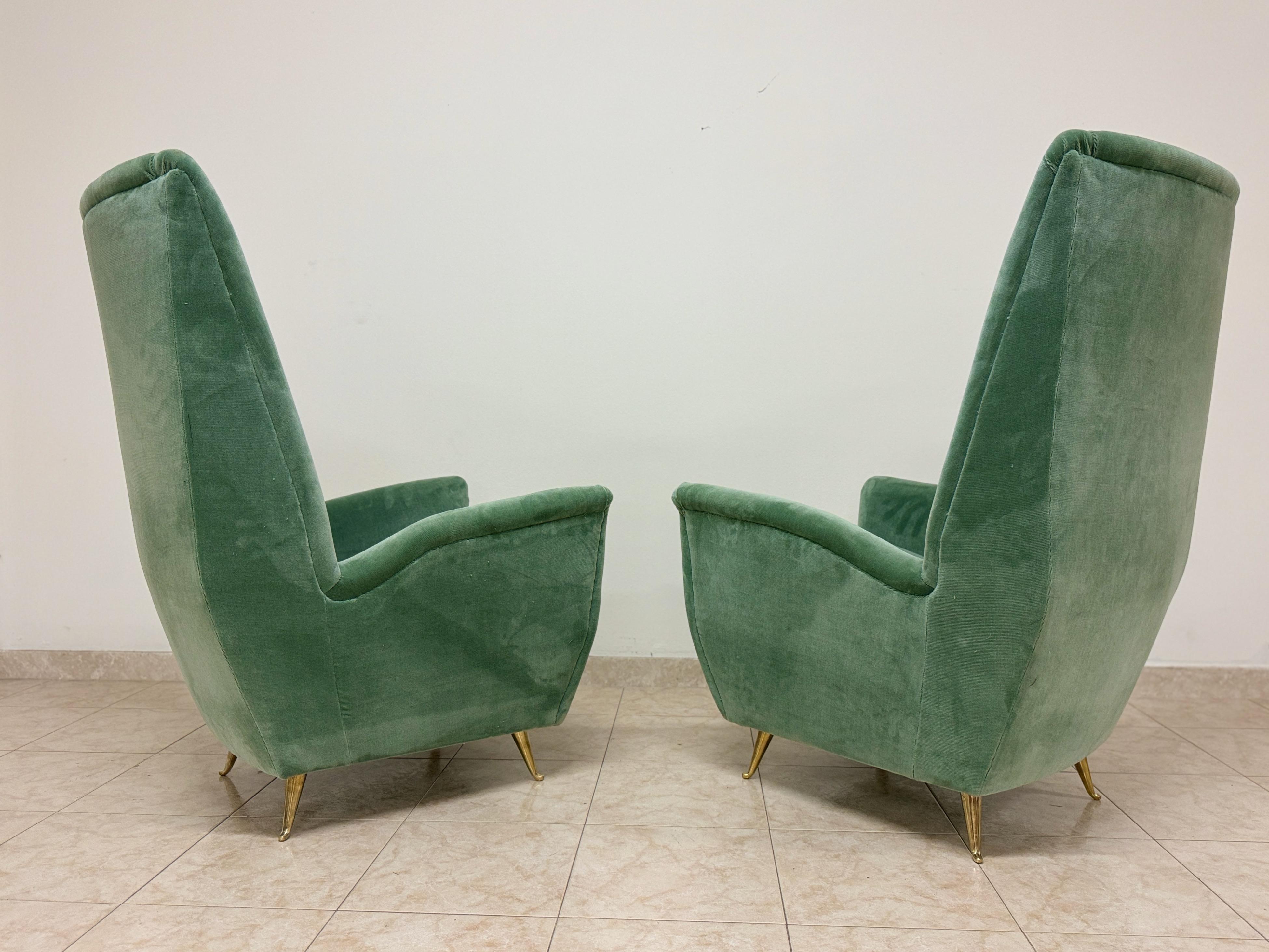 Ein Paar Contemporary Italian High-Backed Armchairs (Messing) im Angebot