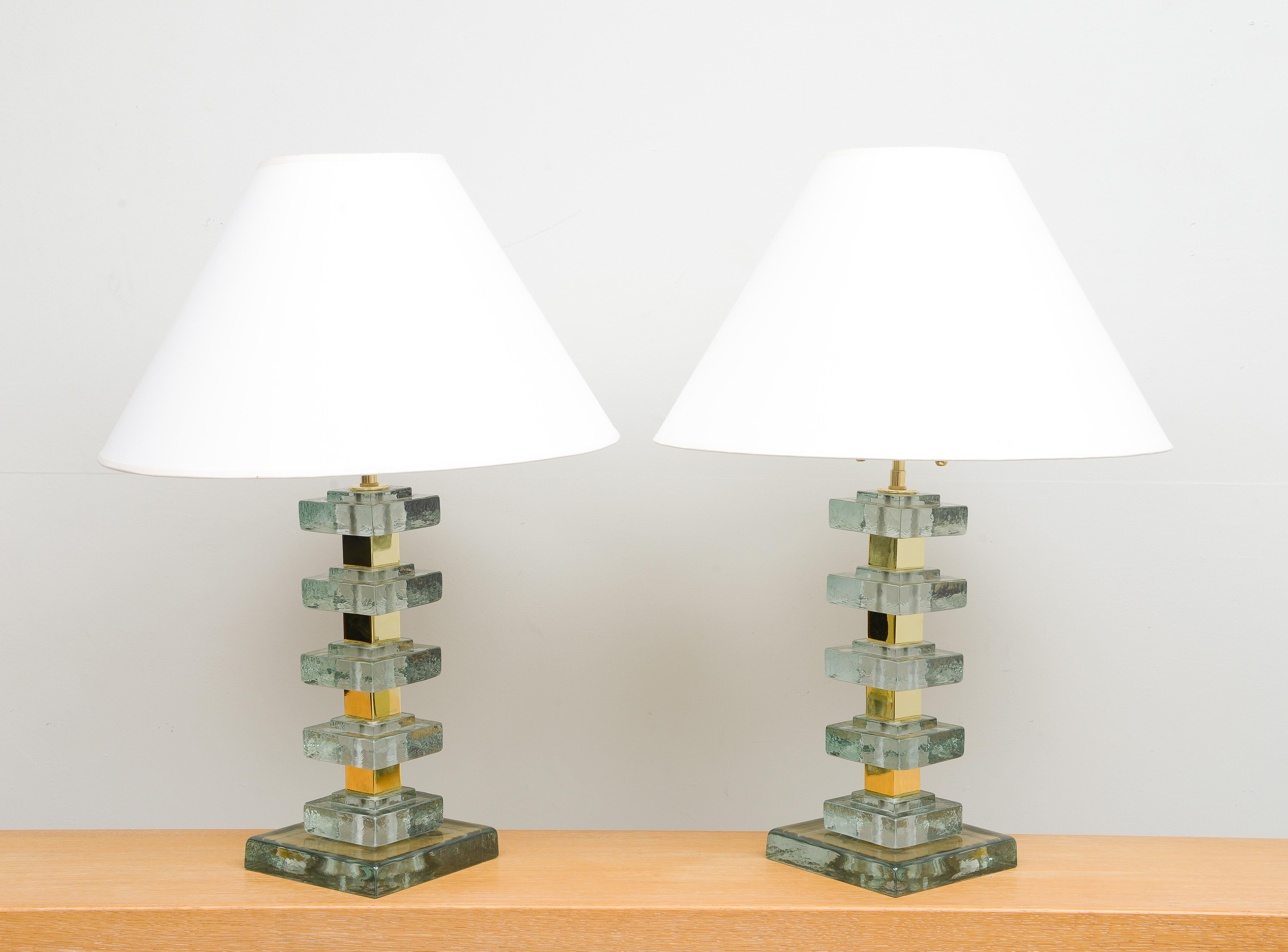 Pair of Italian Contemporary Murano Glass and Brass Lamps For Sale 4
