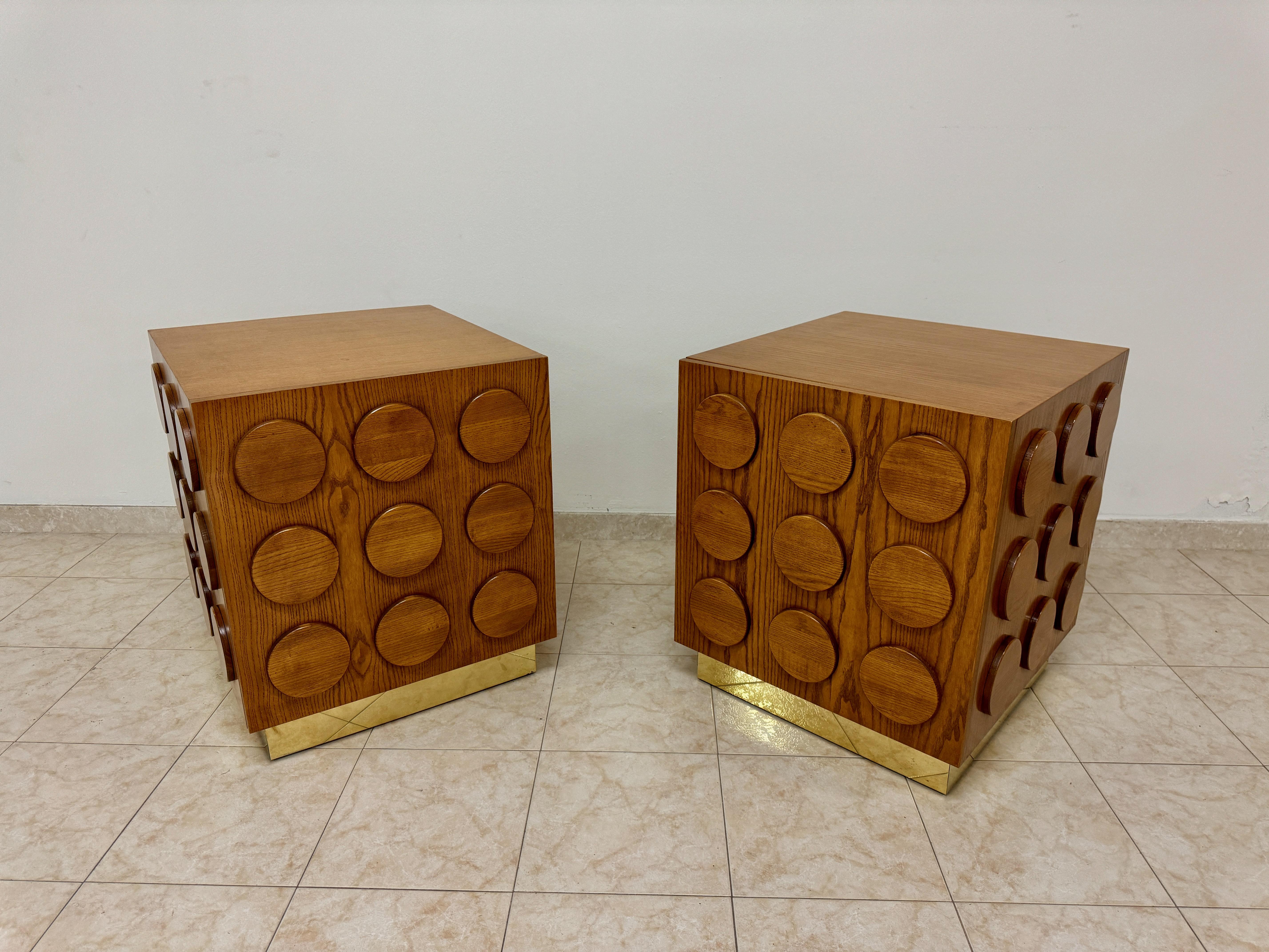 Contemporary Italian Nightstand with Brass Bass For Sale 2