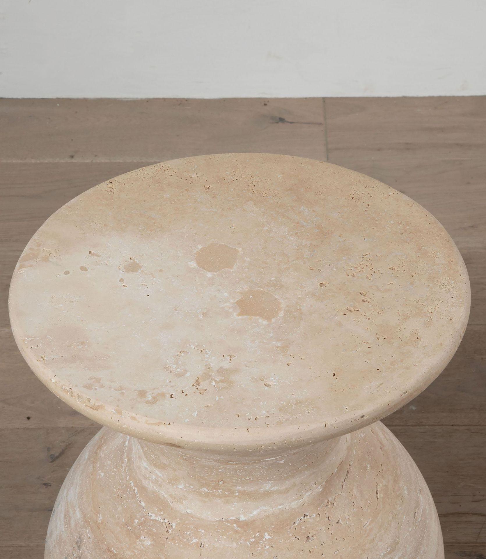 Mid-Century Modern Pair of Contemporary Italian Travertine Side Tables For Sale