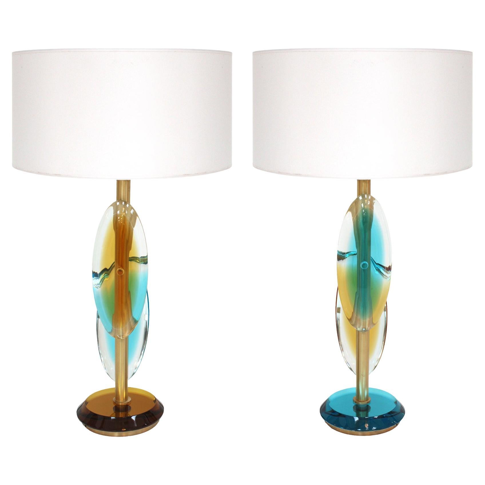 Pair of Contemporary Murano Glass Lamps with a Brass Structure, made in Italy For Sale