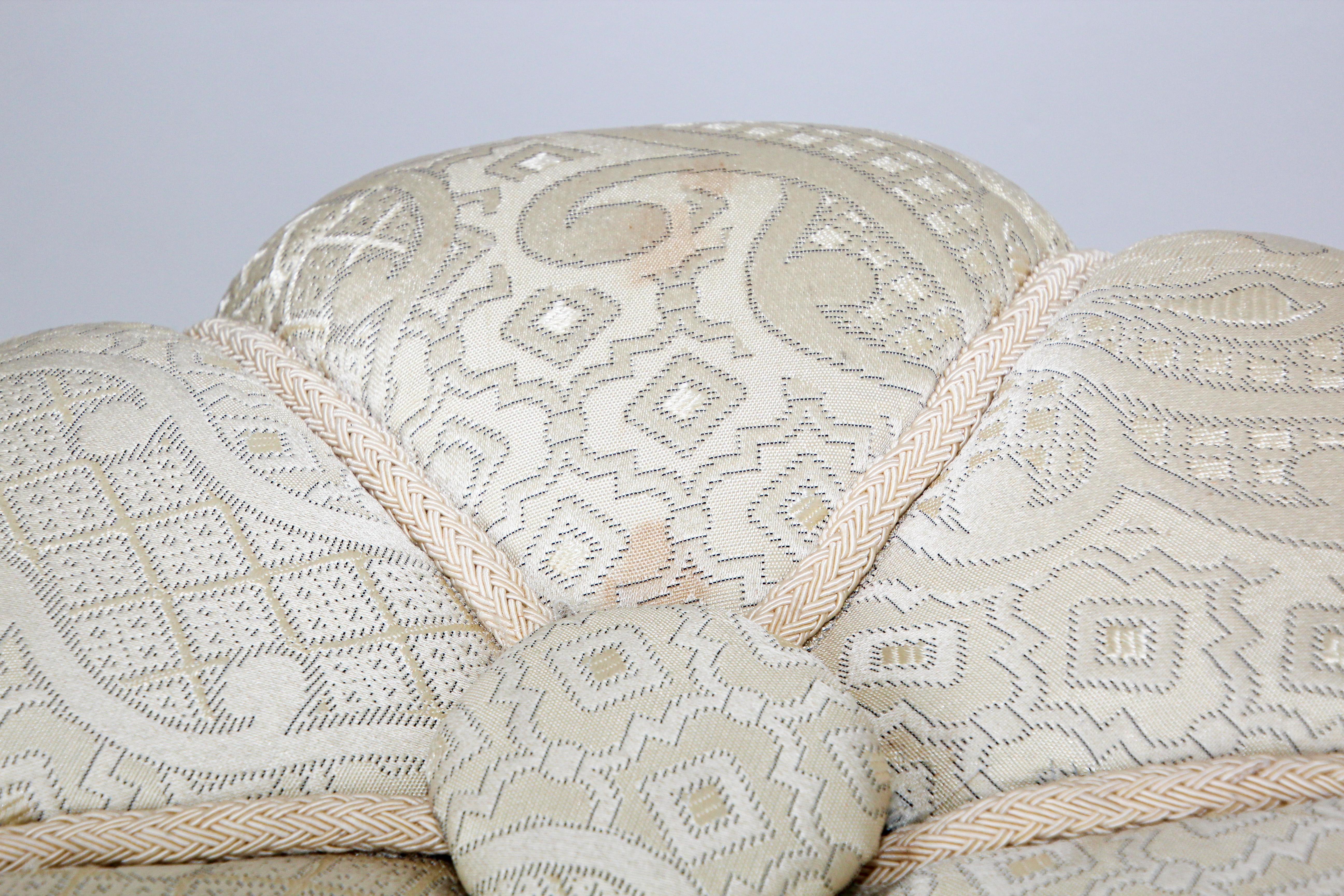 Moroccan Pair of Art Deco Style Pouf in White Upholstered Round Stools