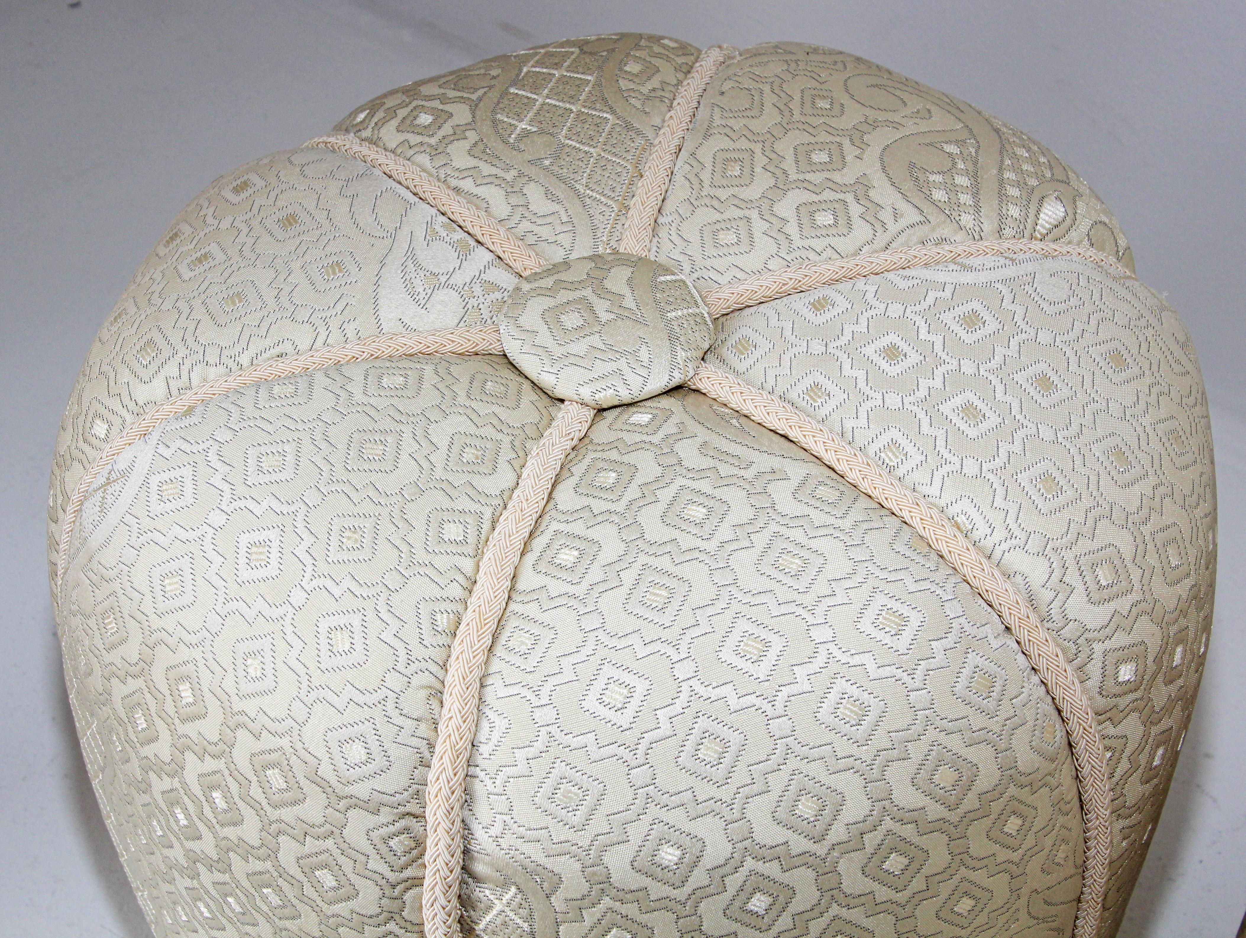 Hand-Crafted Pair of Art Deco Style Pouf in White Upholstered Round Stools