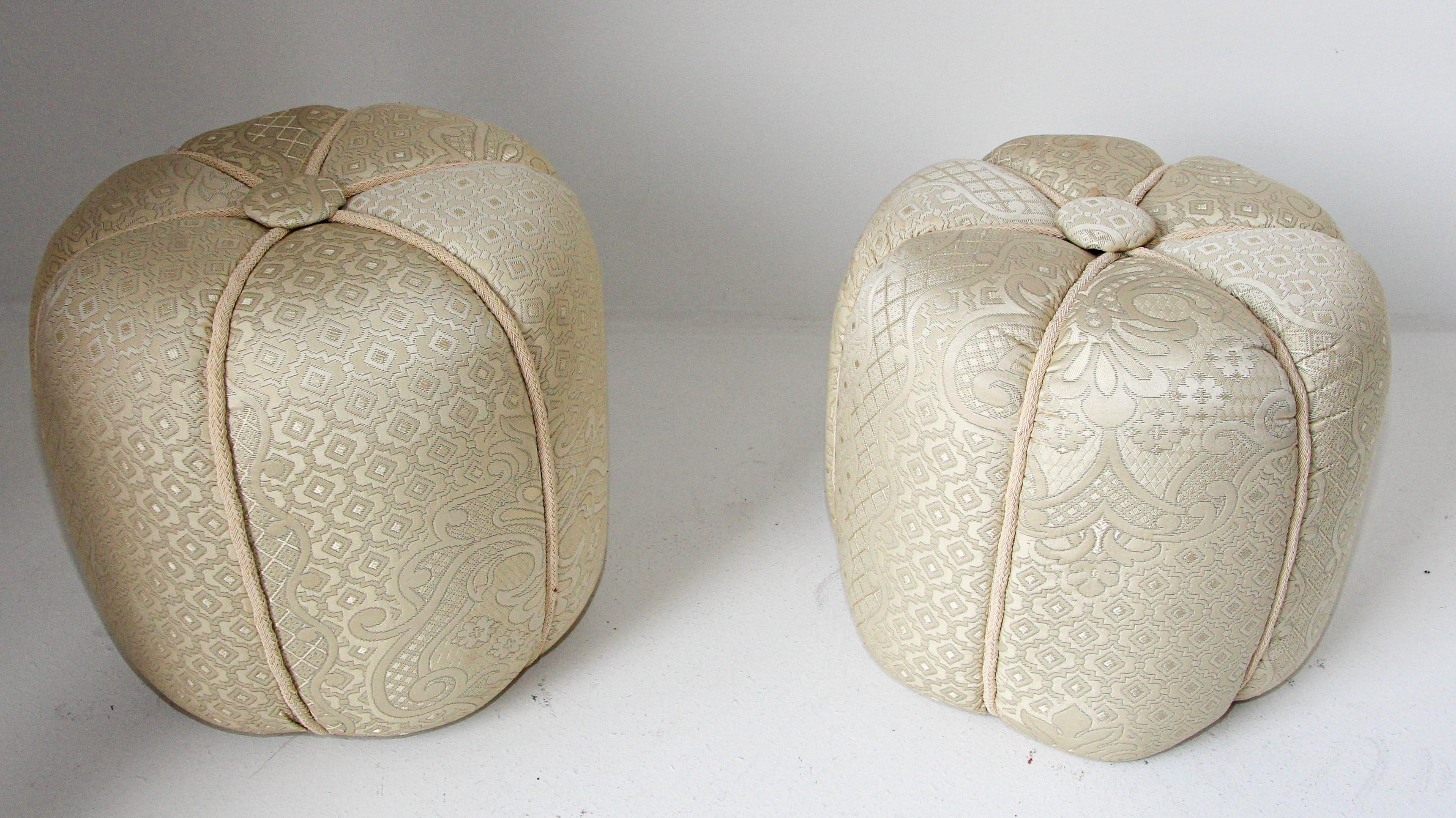 Fabric Pair of Art Deco Style Pouf in White Upholstered Round Stools