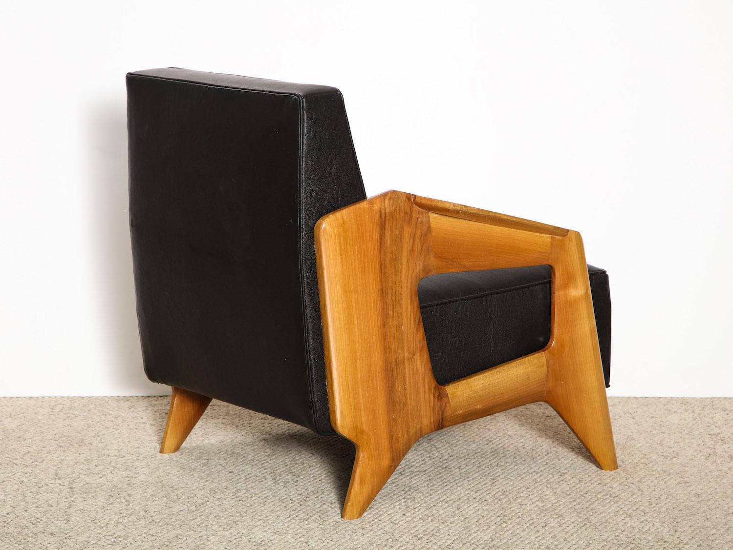 Pair of Contemporary Lounge Chairs 1