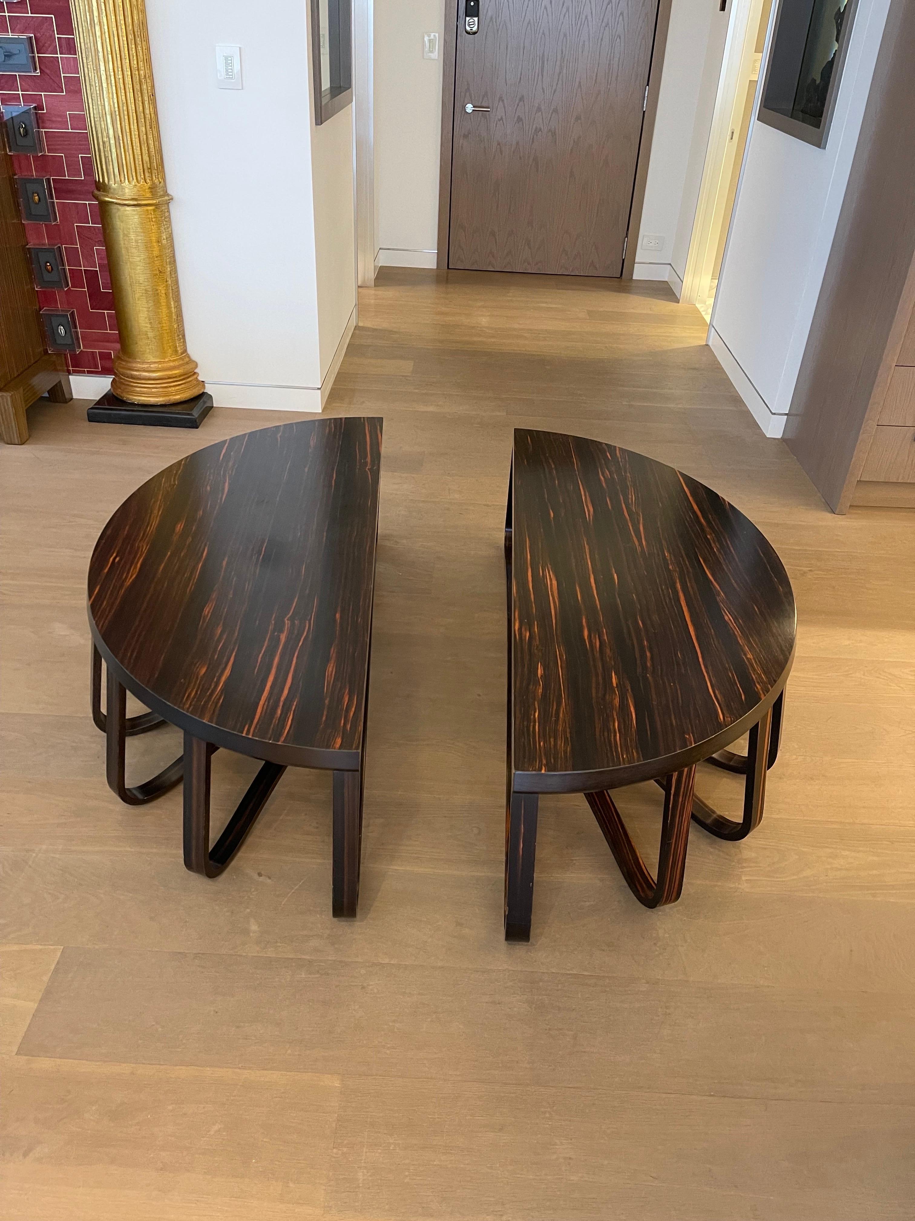 Paire de tables basses contemporaines en macassar et noyer de Ralph Rucci en vente 14