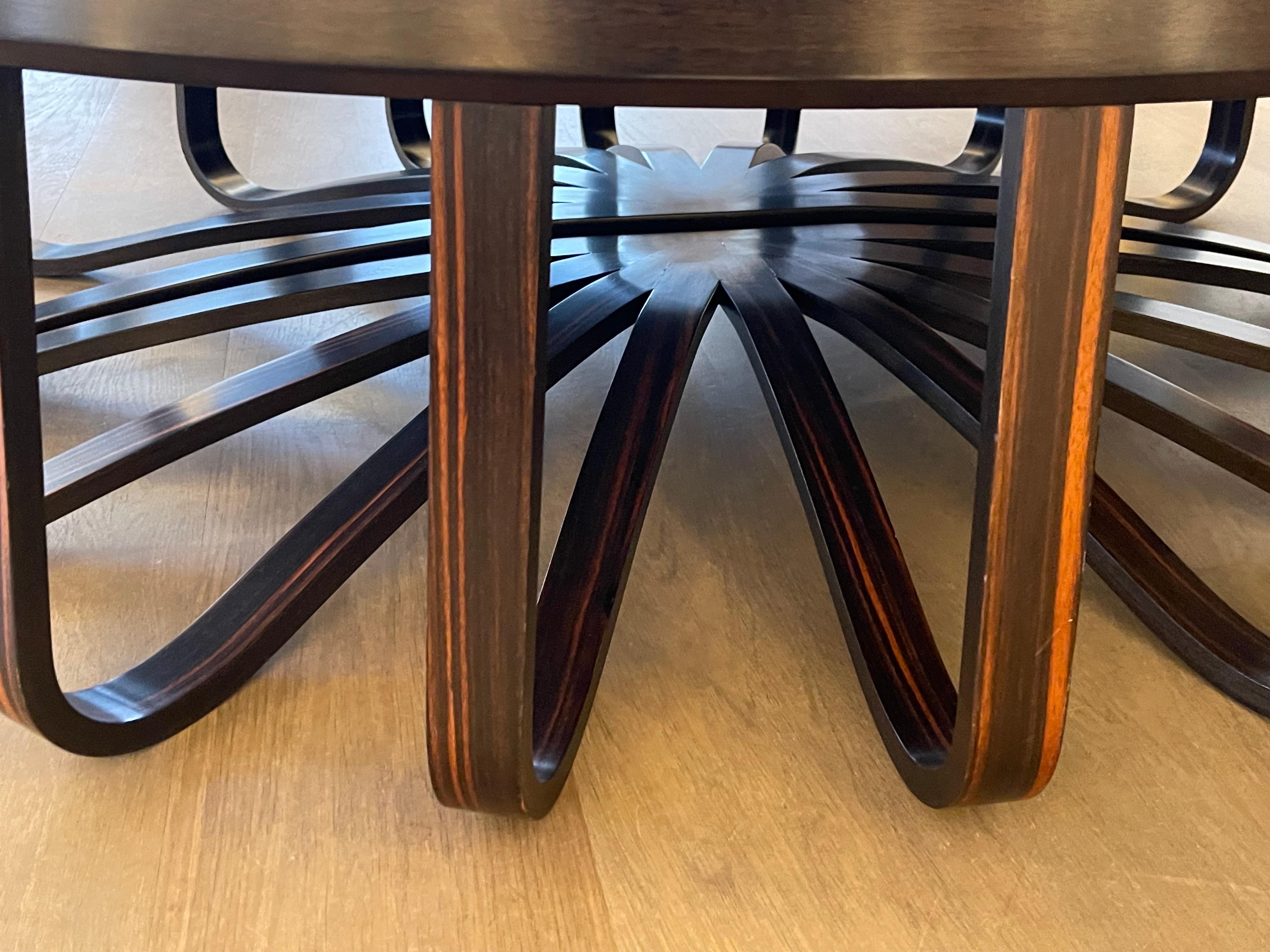 Paire de tables basses contemporaines en macassar et noyer de Ralph Rucci en vente 3