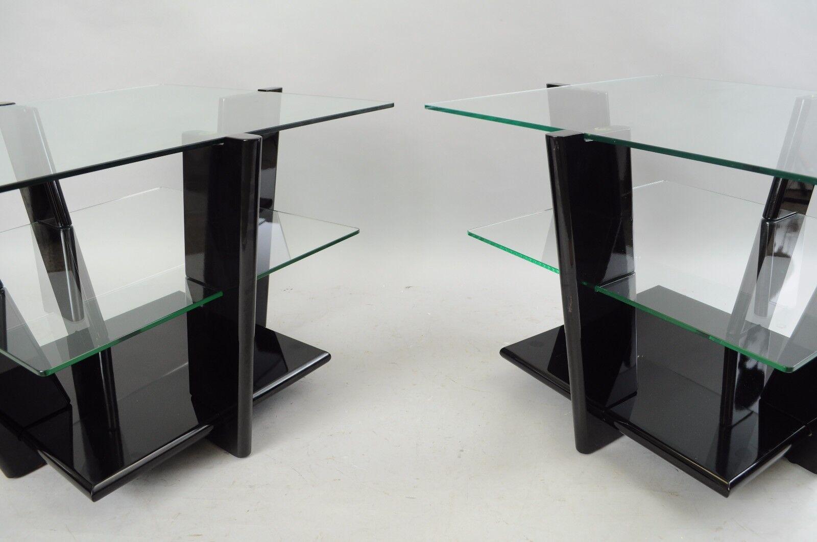 Paire de tables d'extrémité sculpturales modernes contemporaines à 3 niveaux en laque noire et verre Bon état - En vente à Philadelphia, PA