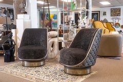 Paire de chaises longues pivotantes contemporaines modernes Caracole Go For A Spin