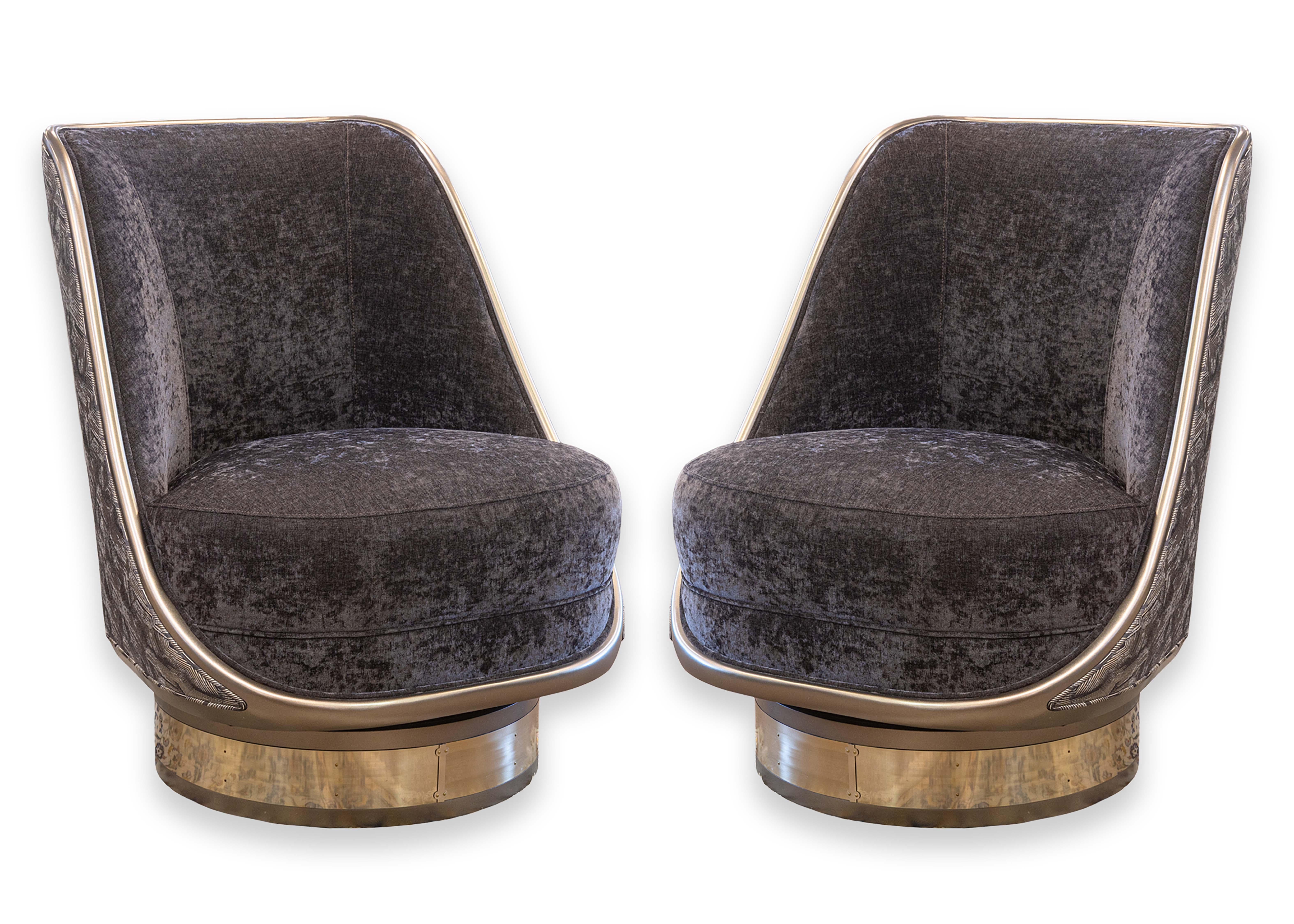 Pareja de sillones giratorios contemporáneos modernos Caracole Go For A Spin Accent en venta 2