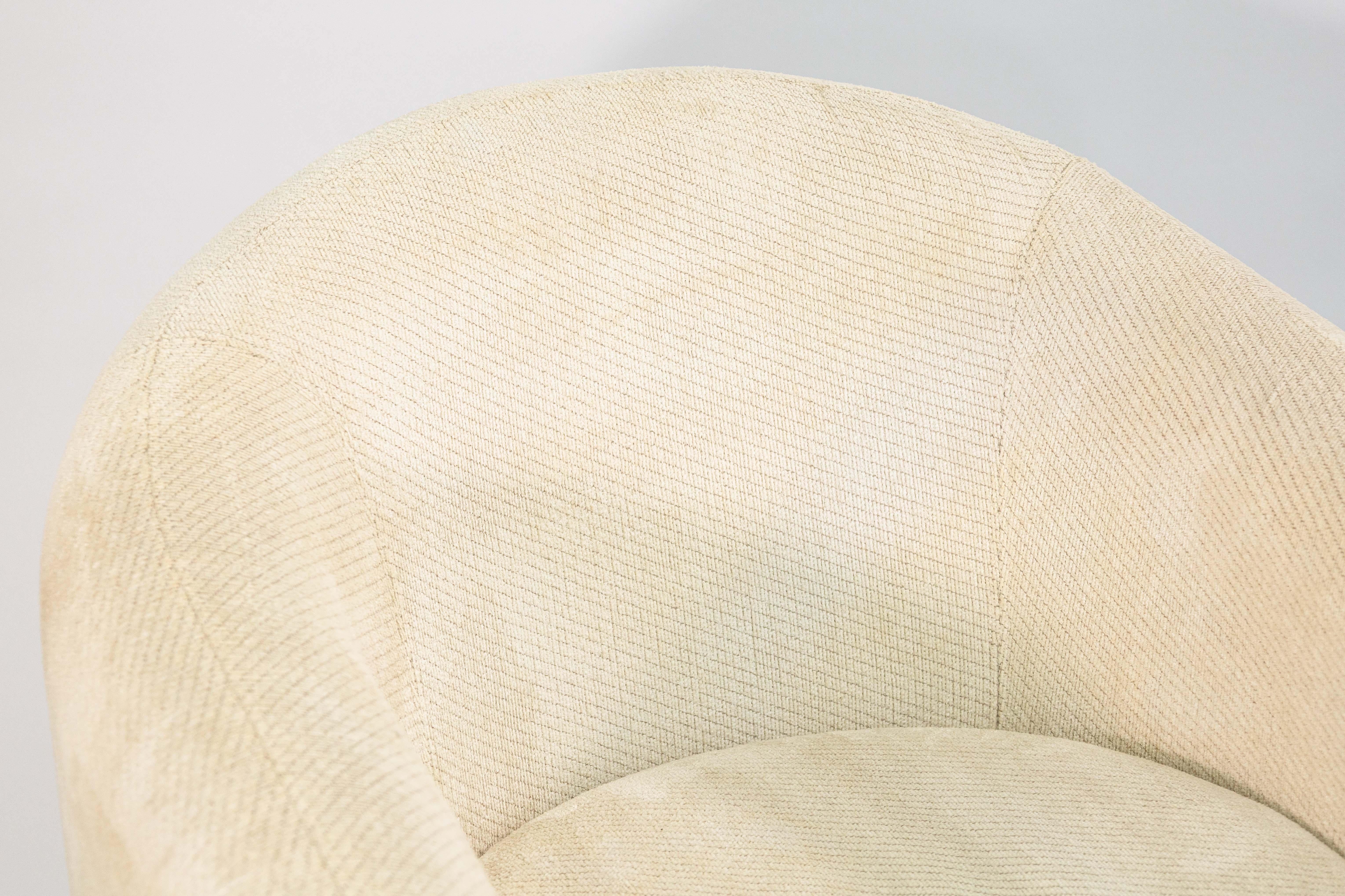 XX secolo Coppia di sedie da salotto moderne e contemporanee in tessuto beige Weiman Preview in vendita