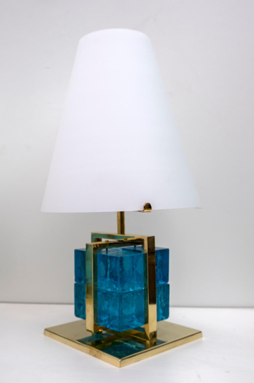 Pair of Contemporary Murano Glass and Brass Table Lamps In Good Condition For Sale In Puglia, Puglia