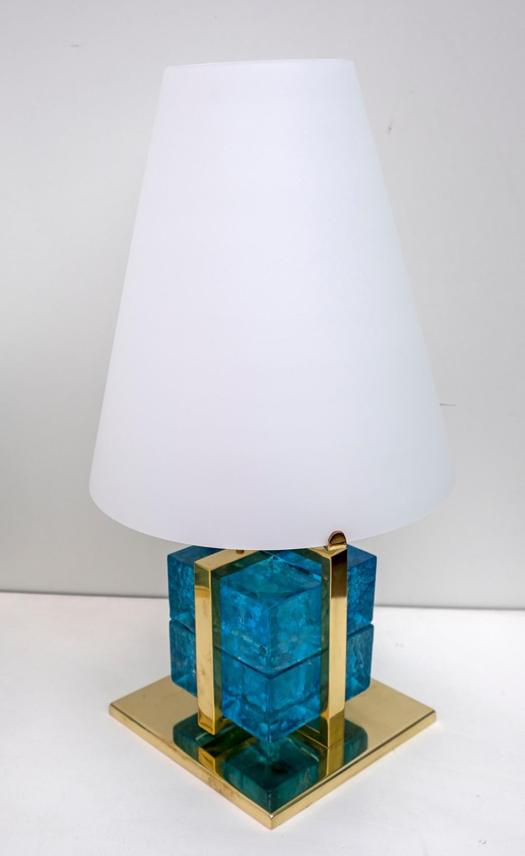 Zeitgenössische Tischlampen aus Muranoglas und Messing, Paar (Ende des 20. Jahrhunderts) im Angebot