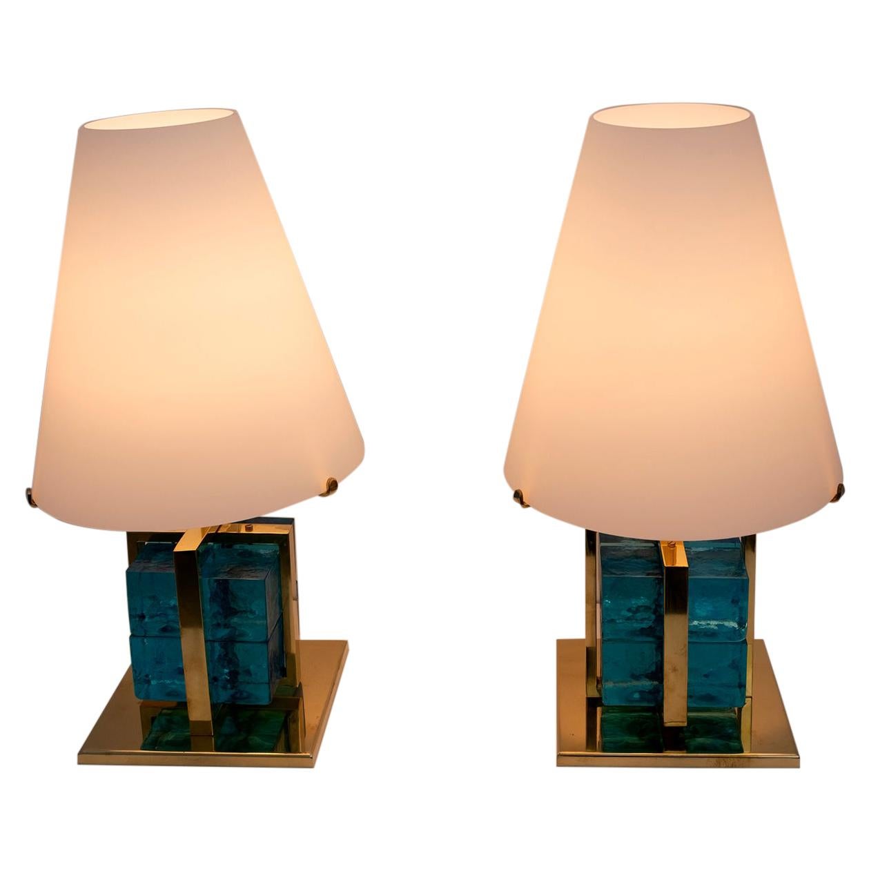 Paire de lampes de bureau contemporaines en verre de Murano et laiton en vente