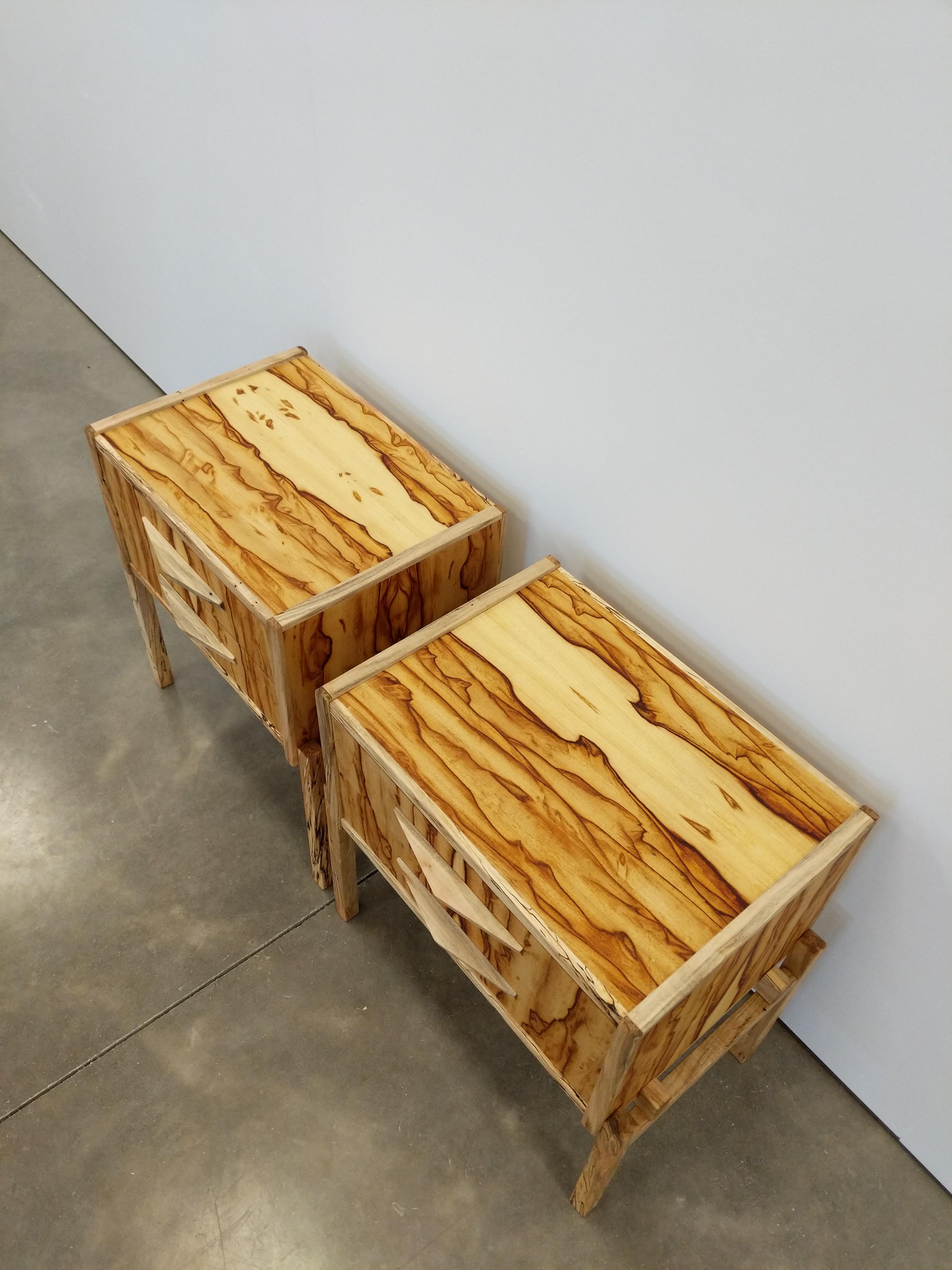 Pair of Contemporary Nightstands in Chechen and Spalted Maple In Excellent Condition For Sale In Gardiner, NY