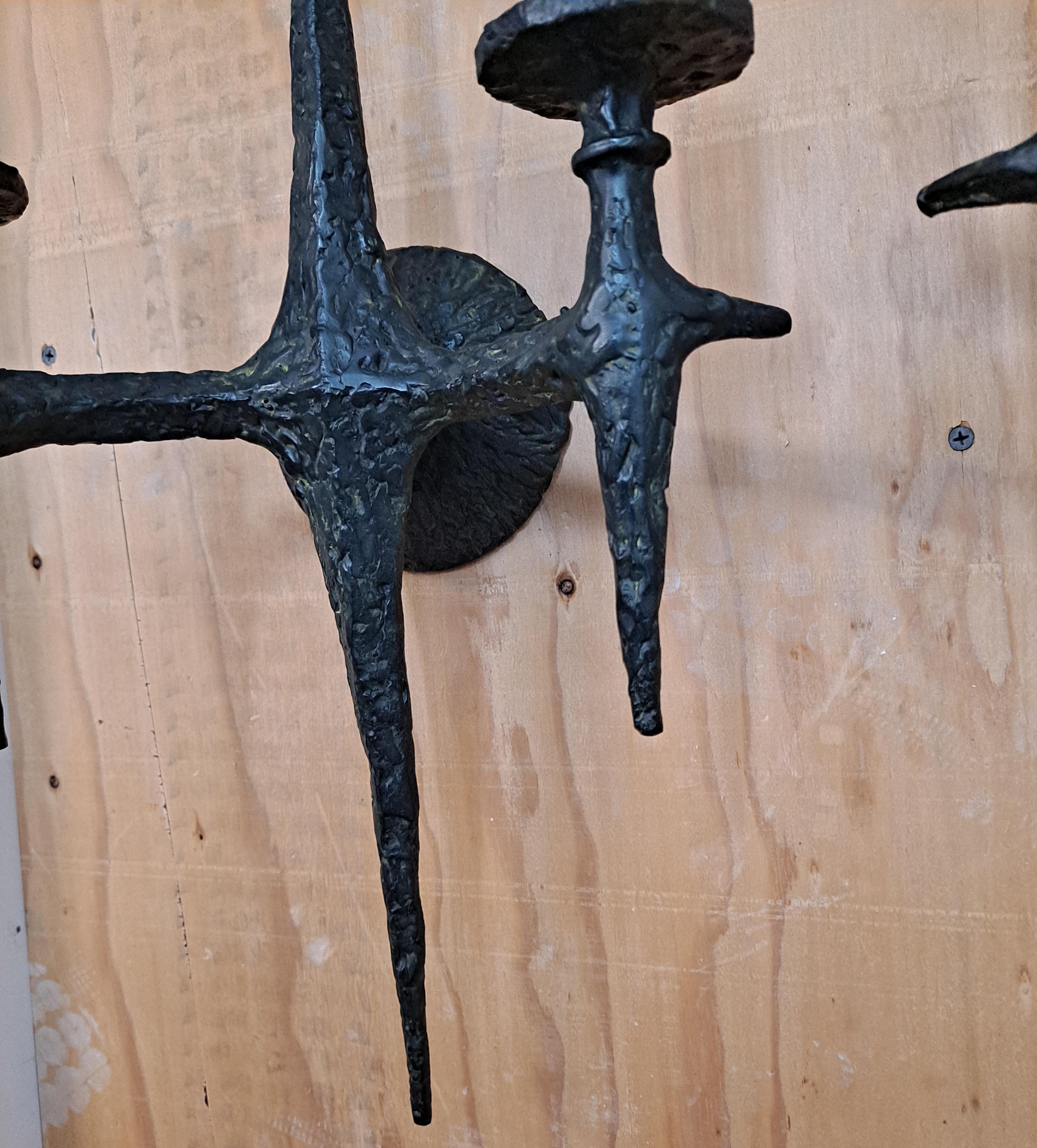 Ferro Coppia di applique contemporanee in ferro battuto Paul Ferrante, CIRCA 2019 in vendita