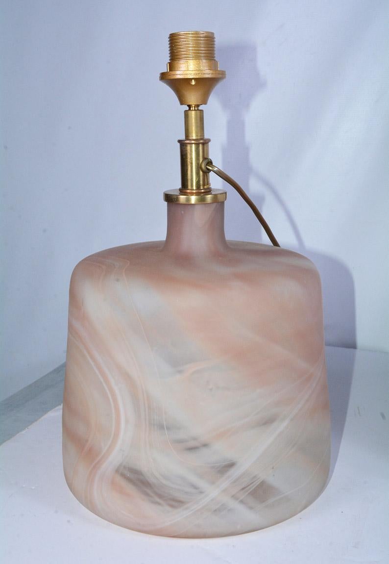 Pair of Contemporary Pink Marbleized Glass Lamps with Mat Finish In New Condition For Sale In Sheffield, MA
