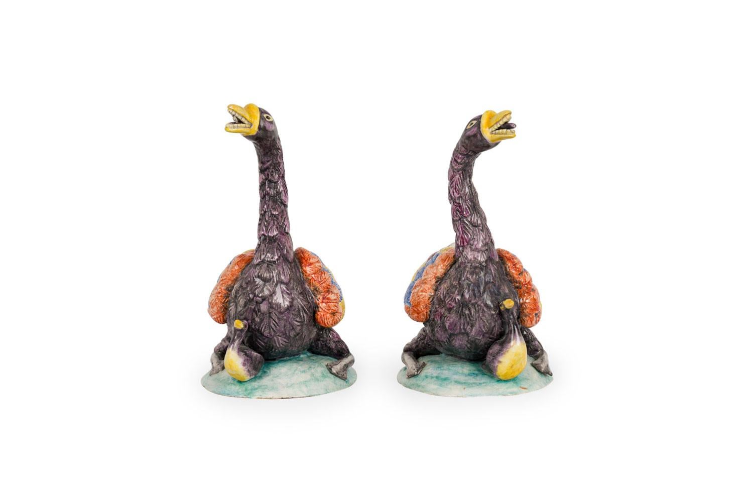 Moderno Coppia di statue di oche americane in ceramica dal design contemporaneo/post-guerra in vendita
