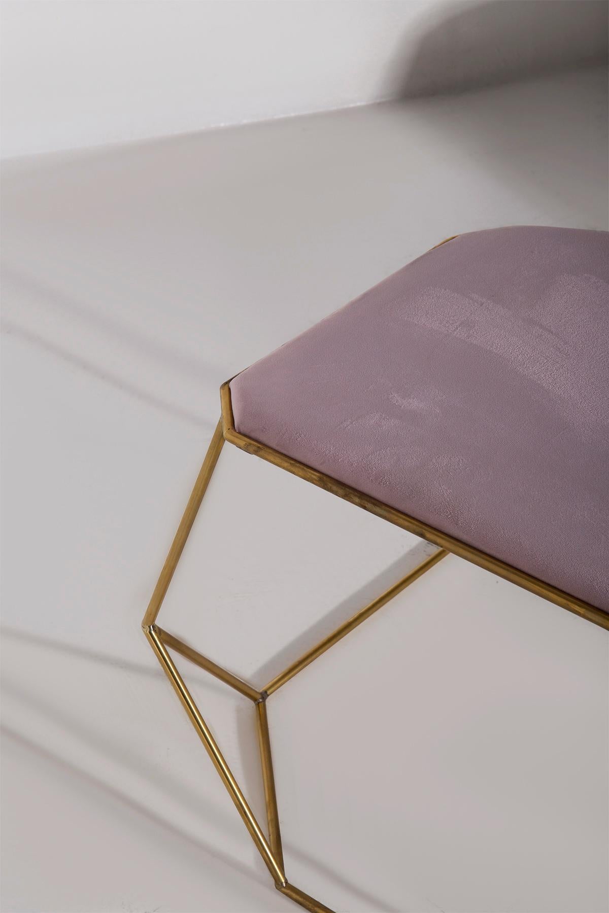 Laiton Paire de poufs contemporains en velours rose en vente