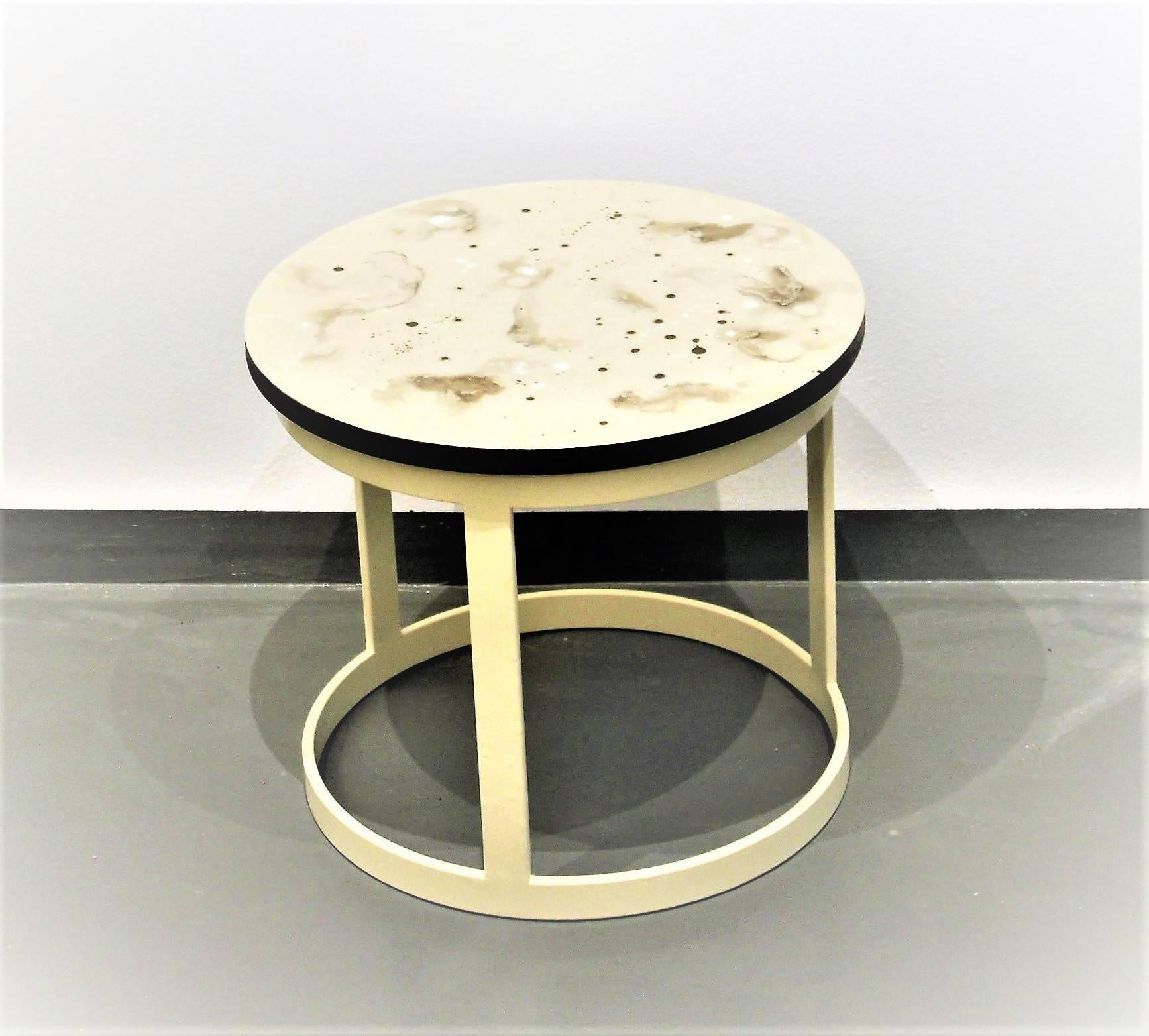 Modern Pair of Contemporary Resin Side Tables 
