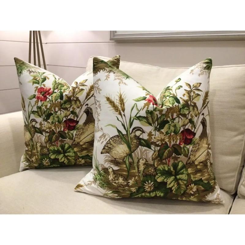 Paire d'oreillers contemporains en scène de caille 