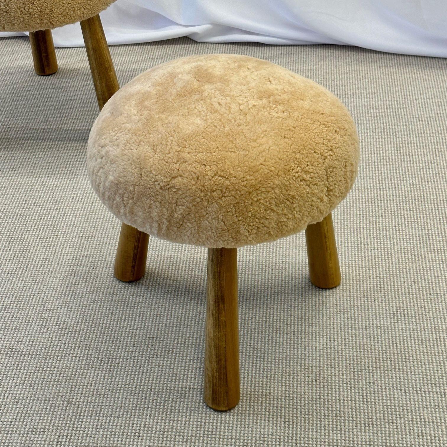 Pair of Contemporary Scandinavian Modern Style Sheepskin Foot-Stools / Ottomans In Good Condition In Stamford, CT