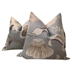 Coppia di cuscini contemporanei Schumacher "Fiori della casa calda" in minerale