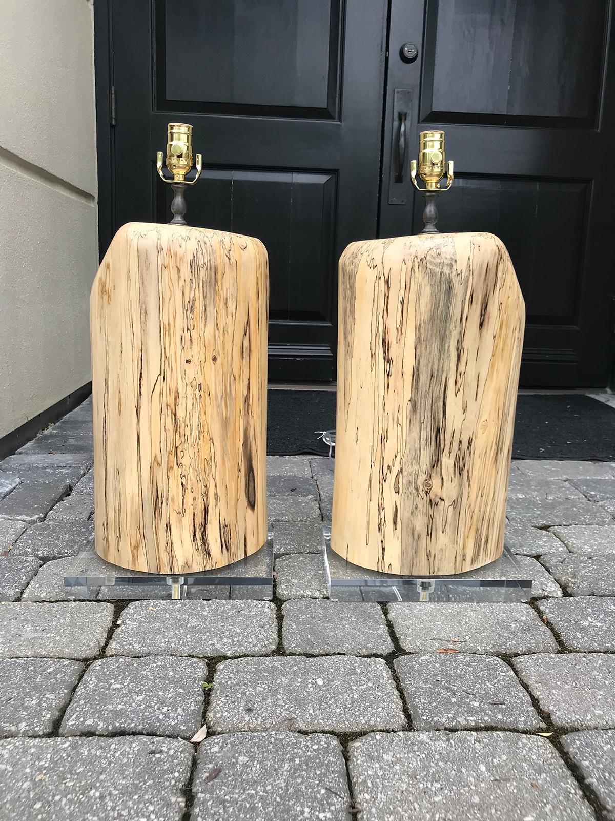 Pair of Contemporary Spalted Wooden Lamps on Custom Lucite Bases In Good Condition In Atlanta, GA