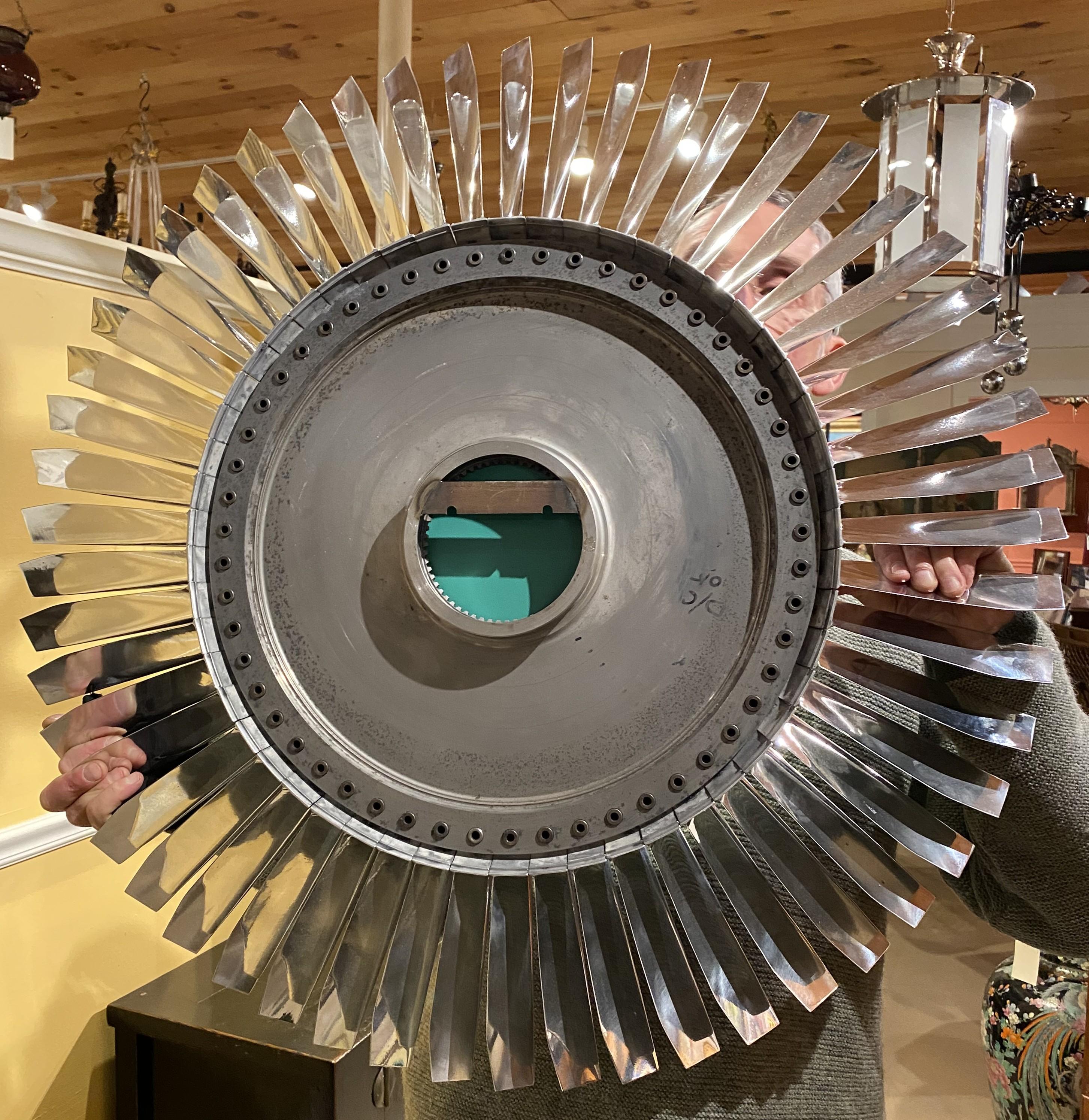Coppia di specchi contemporanei con ventola a turbina per motore a reazione in acciaio in vendita 8