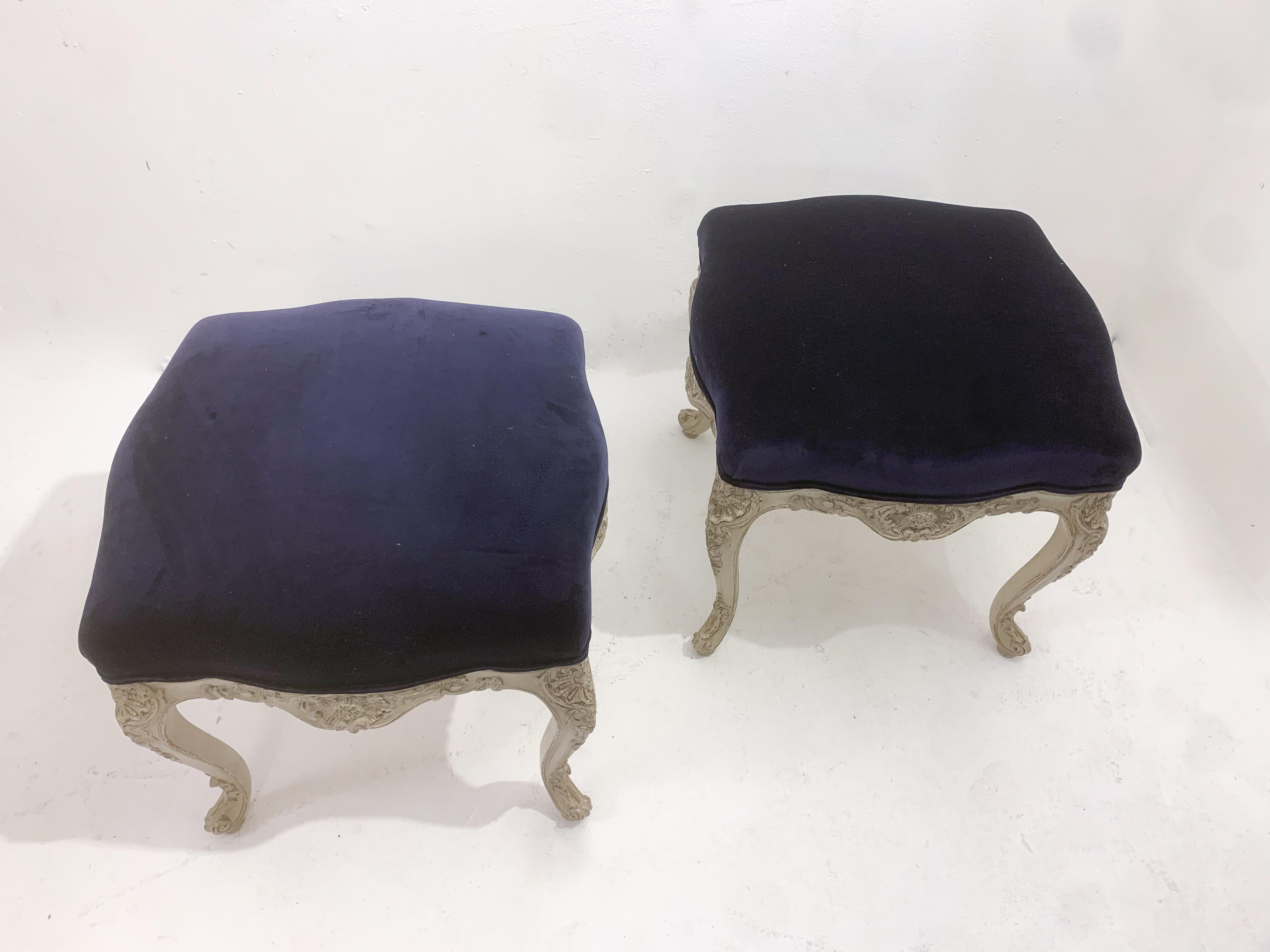 Pair of Contemporary Stools, Louis XV Style, Purple Velvet, Belgium For Sale 1