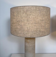Paire de lampes de table contemporaines, travertin, Italie