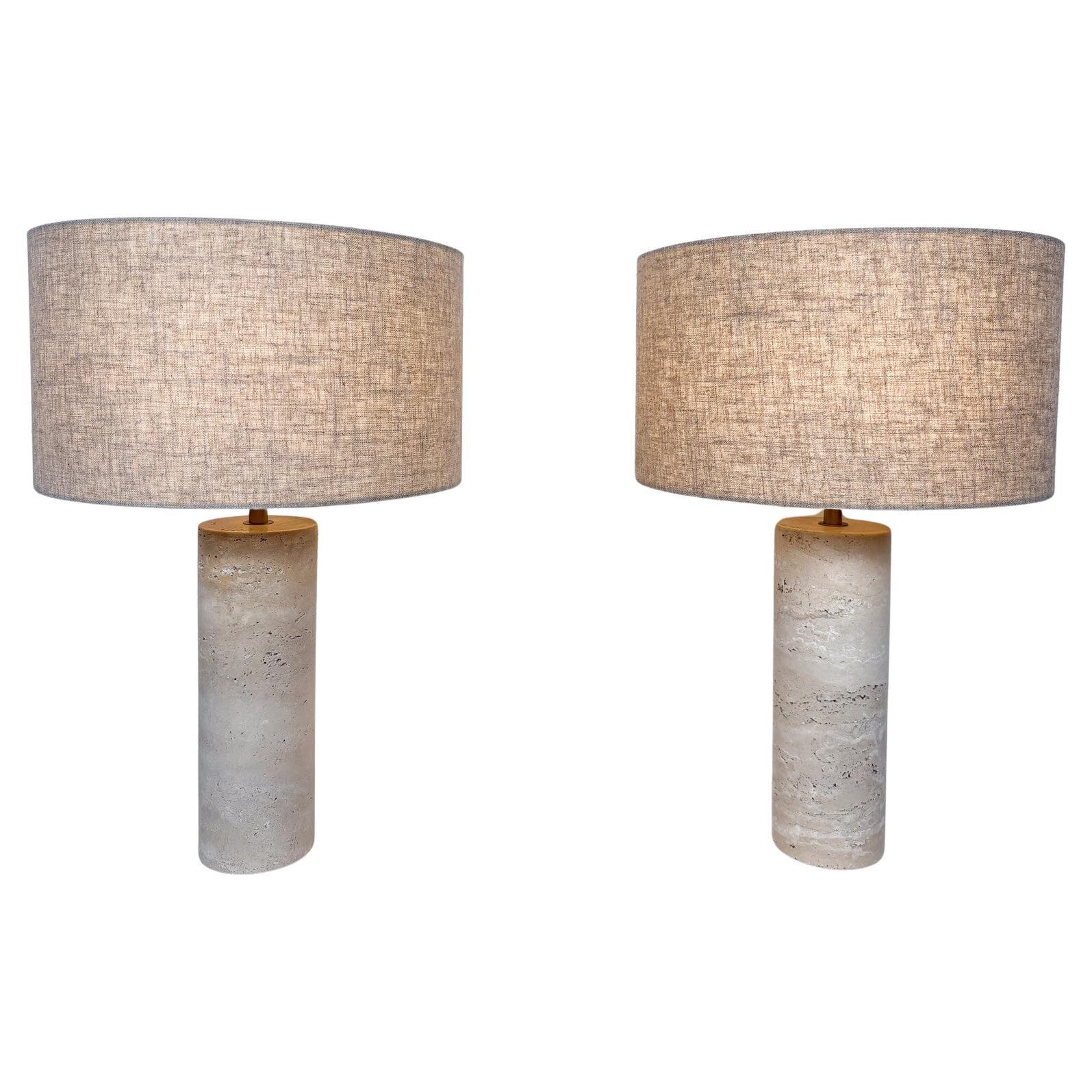 Paire de lampes de table contemporaines, travertin, Italie